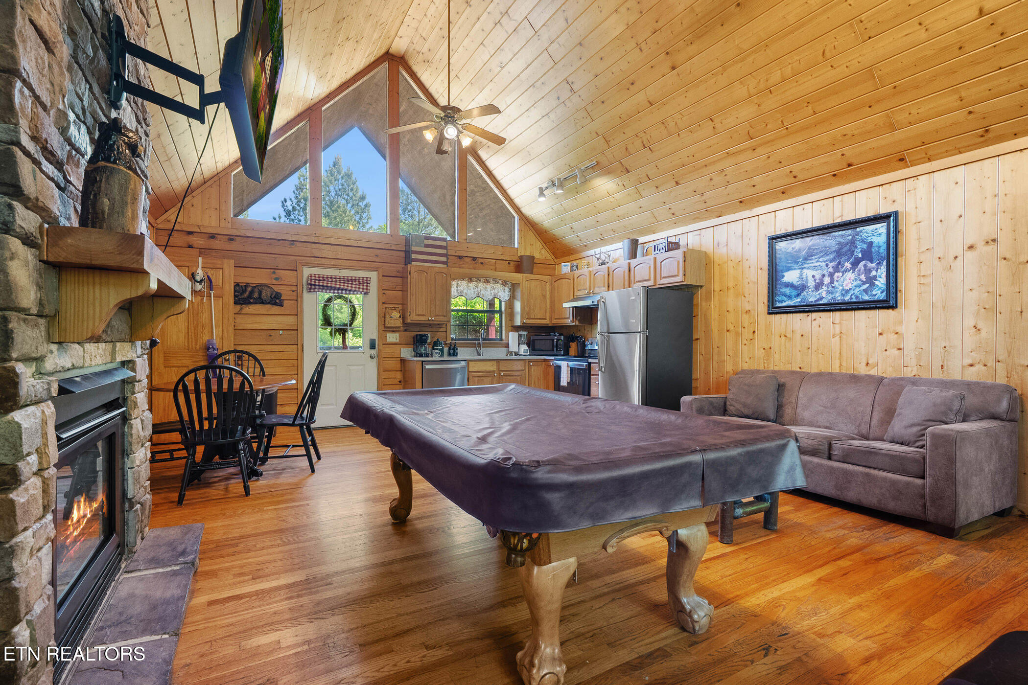 1538 Bears Den Way Sevierville TN 37862