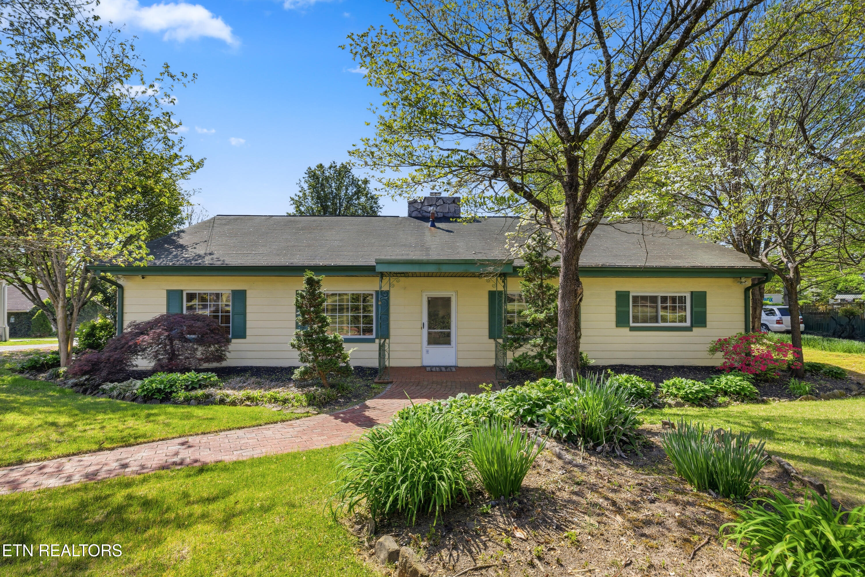 2008 Cedar Lane Knoxville TN 37918