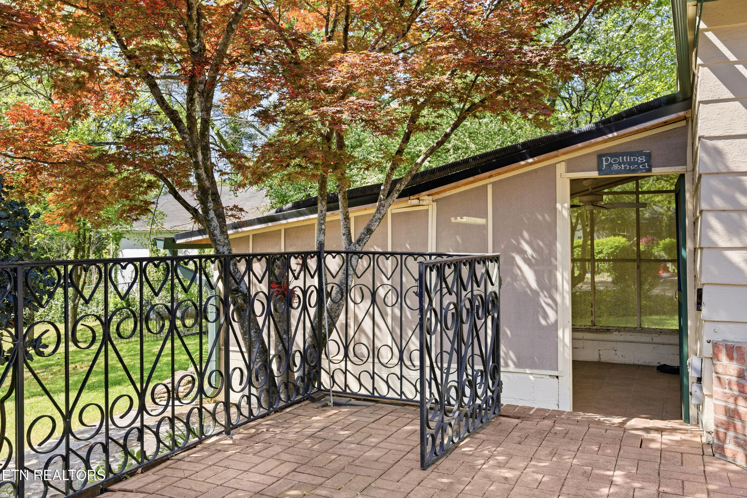 2008 Cedar Lane Knoxville TN 37918