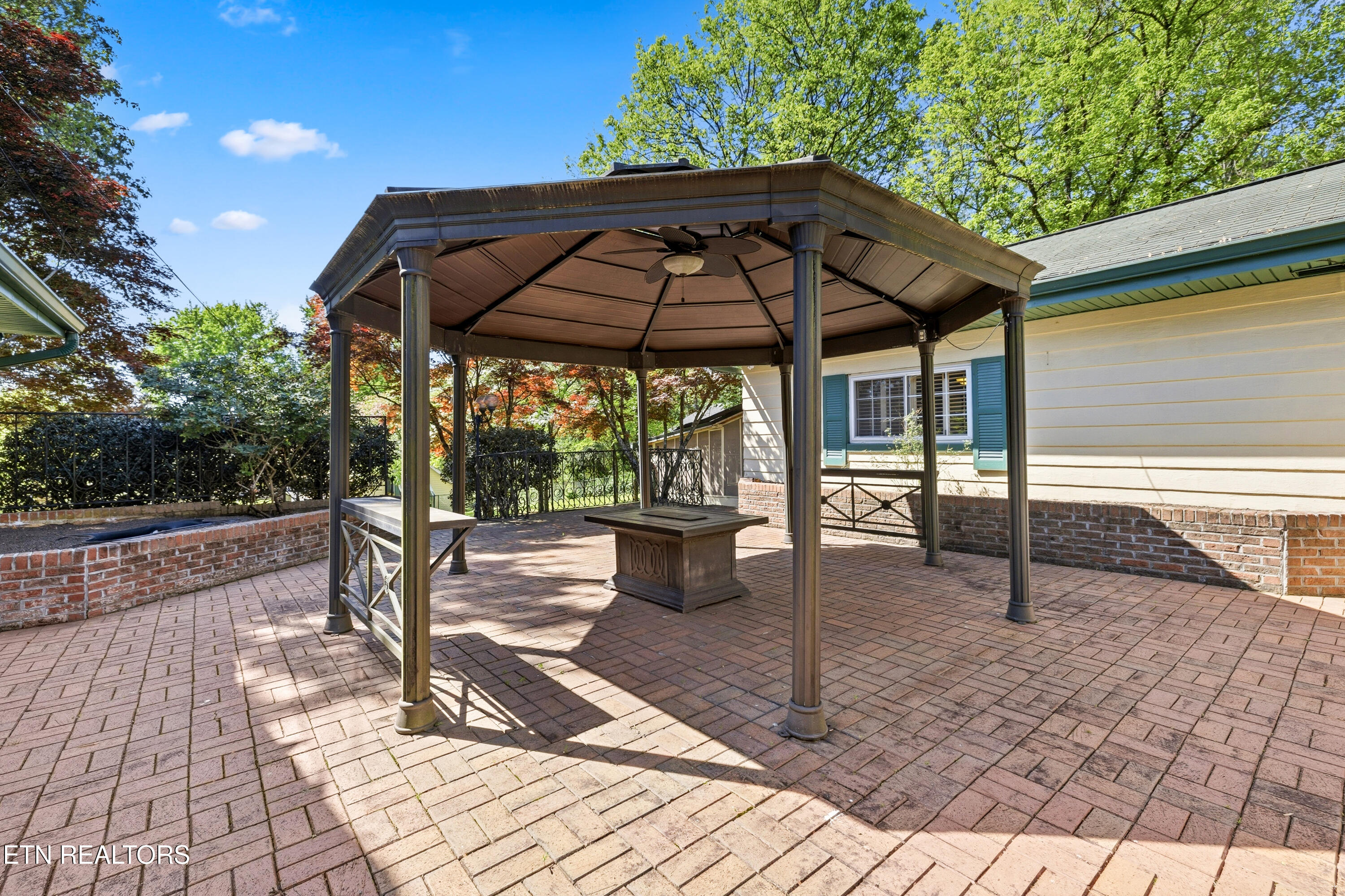 2008 Cedar Lane Knoxville TN 37918