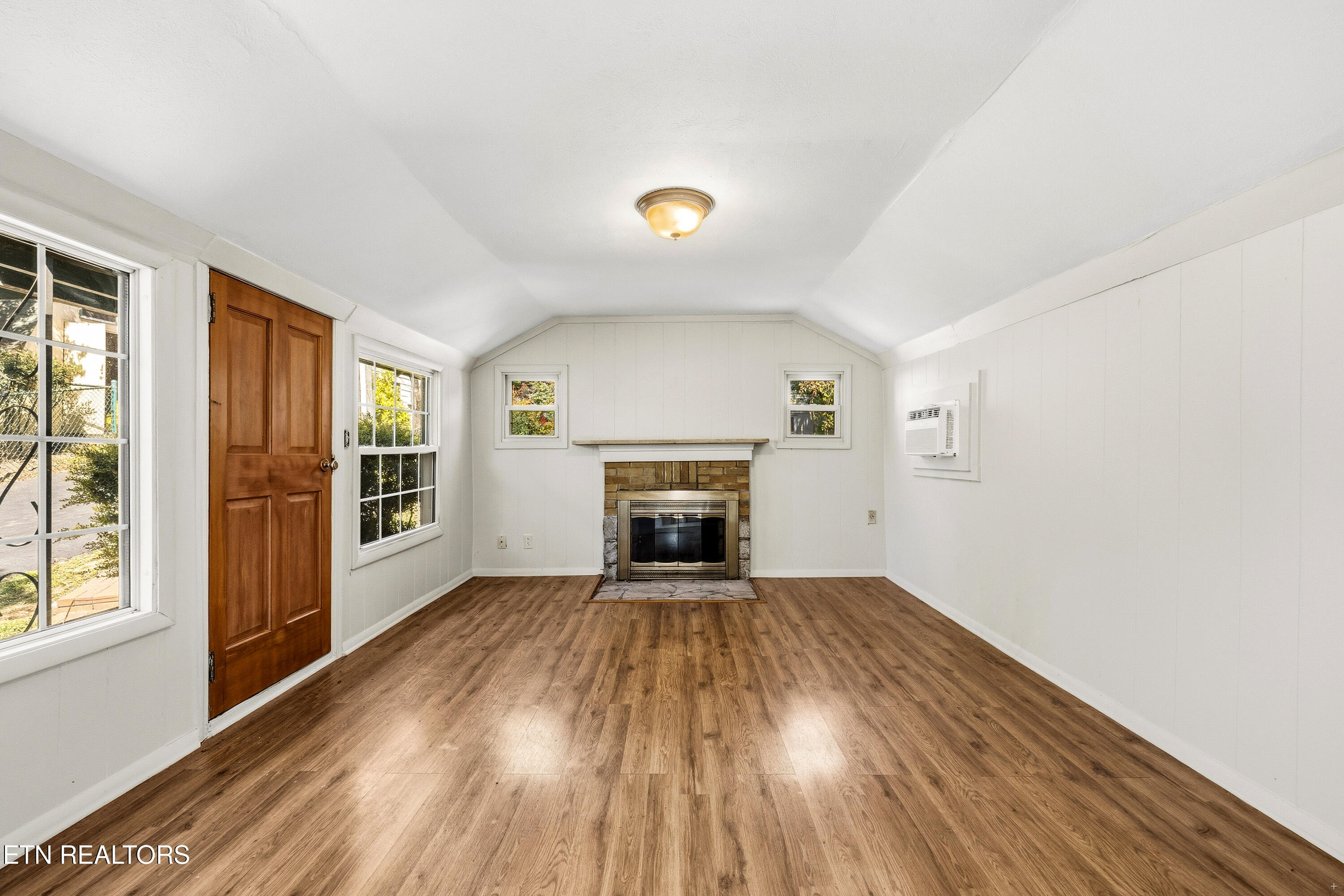 2008 Cedar Lane Knoxville TN 37918