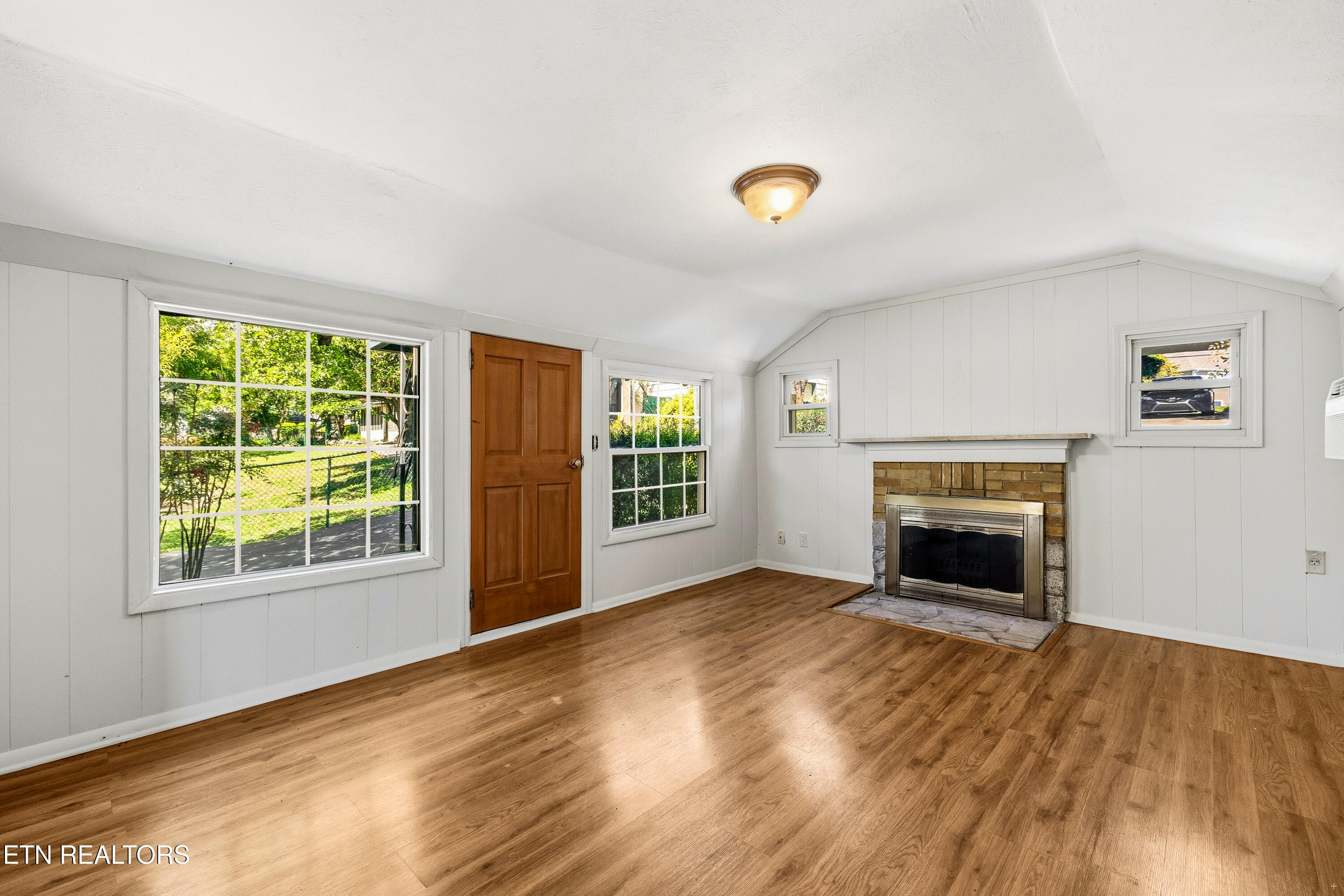 2008 Cedar Lane Knoxville TN 37918
