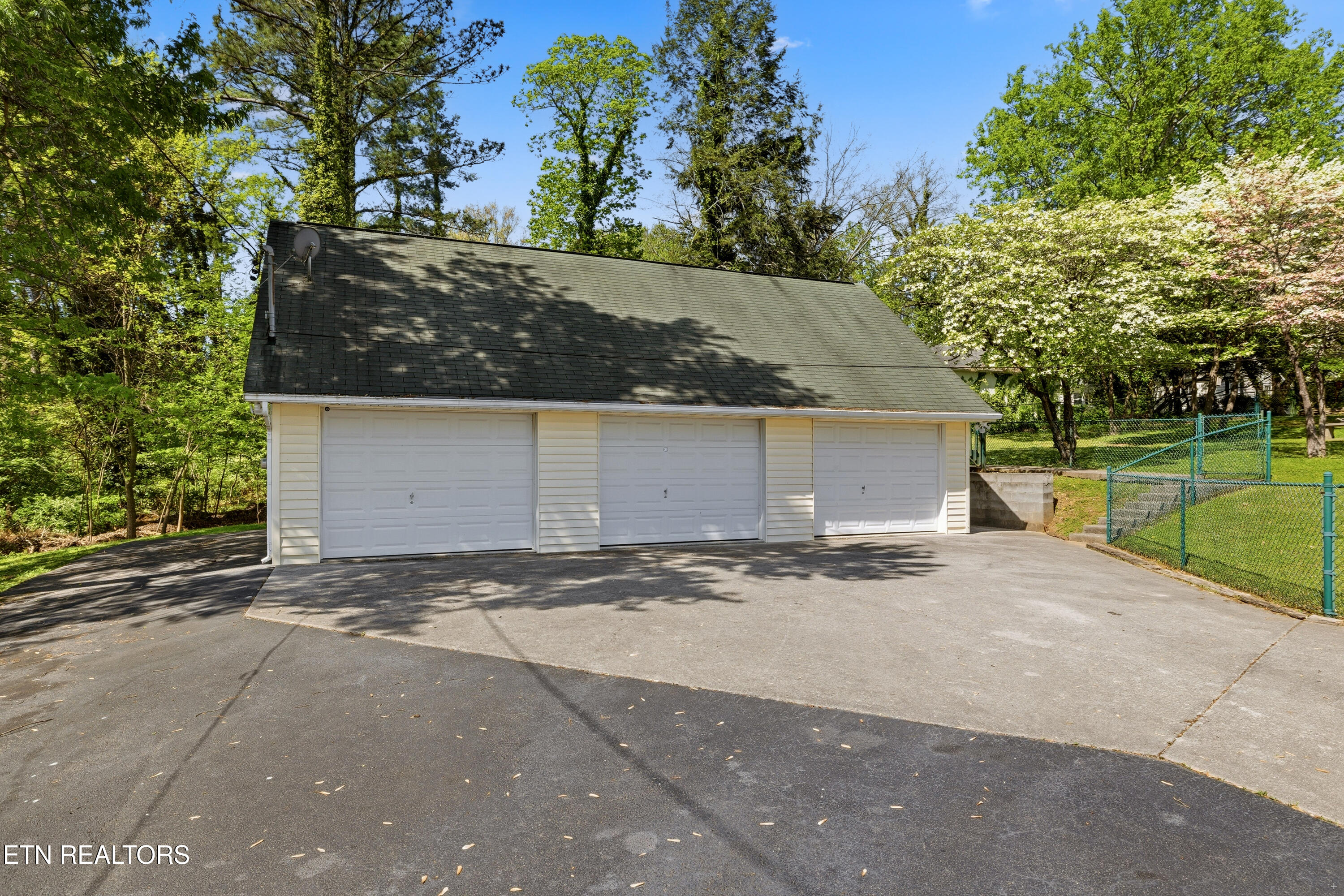 2008 Cedar Lane Knoxville TN 37918