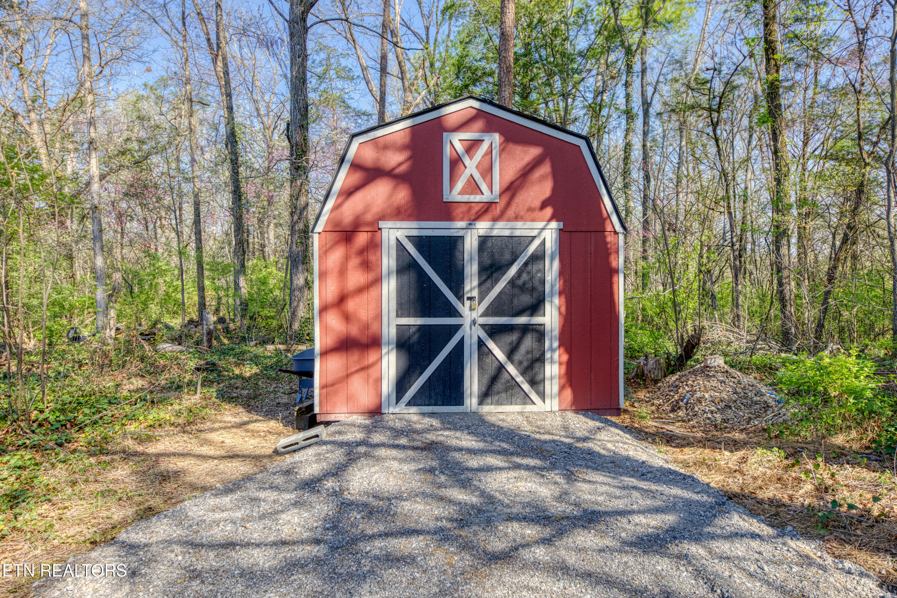 8405 Washington Pike Corryton TN 37721