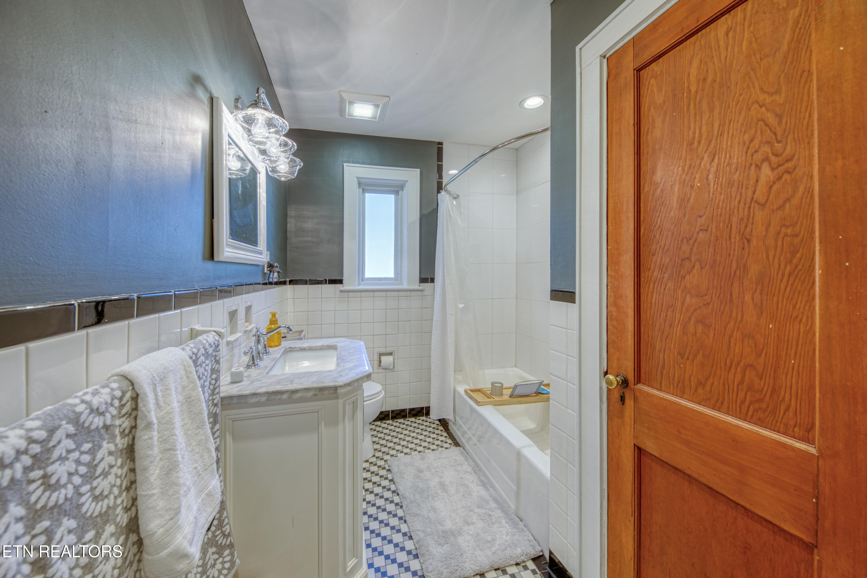 8405 Washington Pike Corryton TN 37721