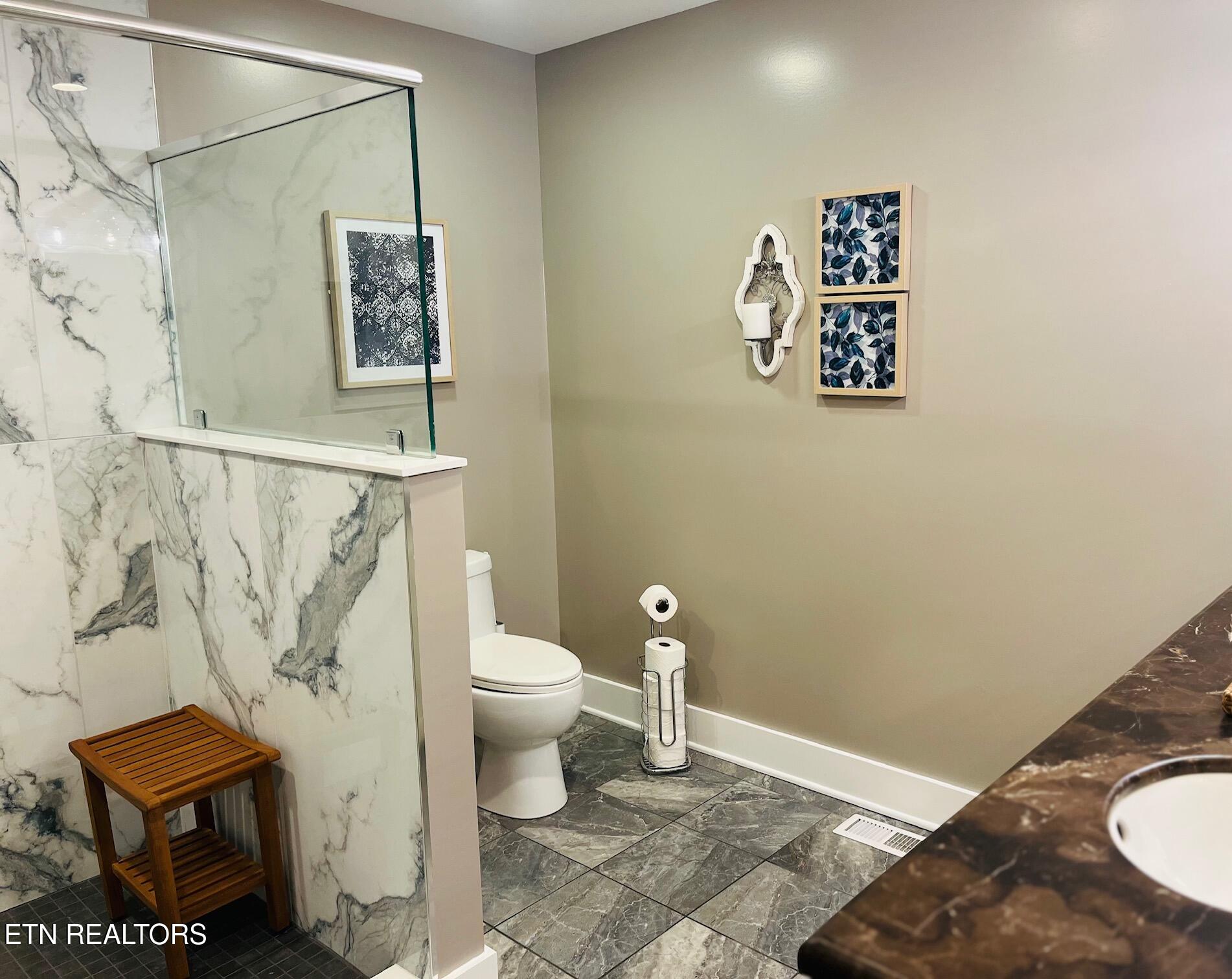 8405 Washington Pike Corryton TN 37721