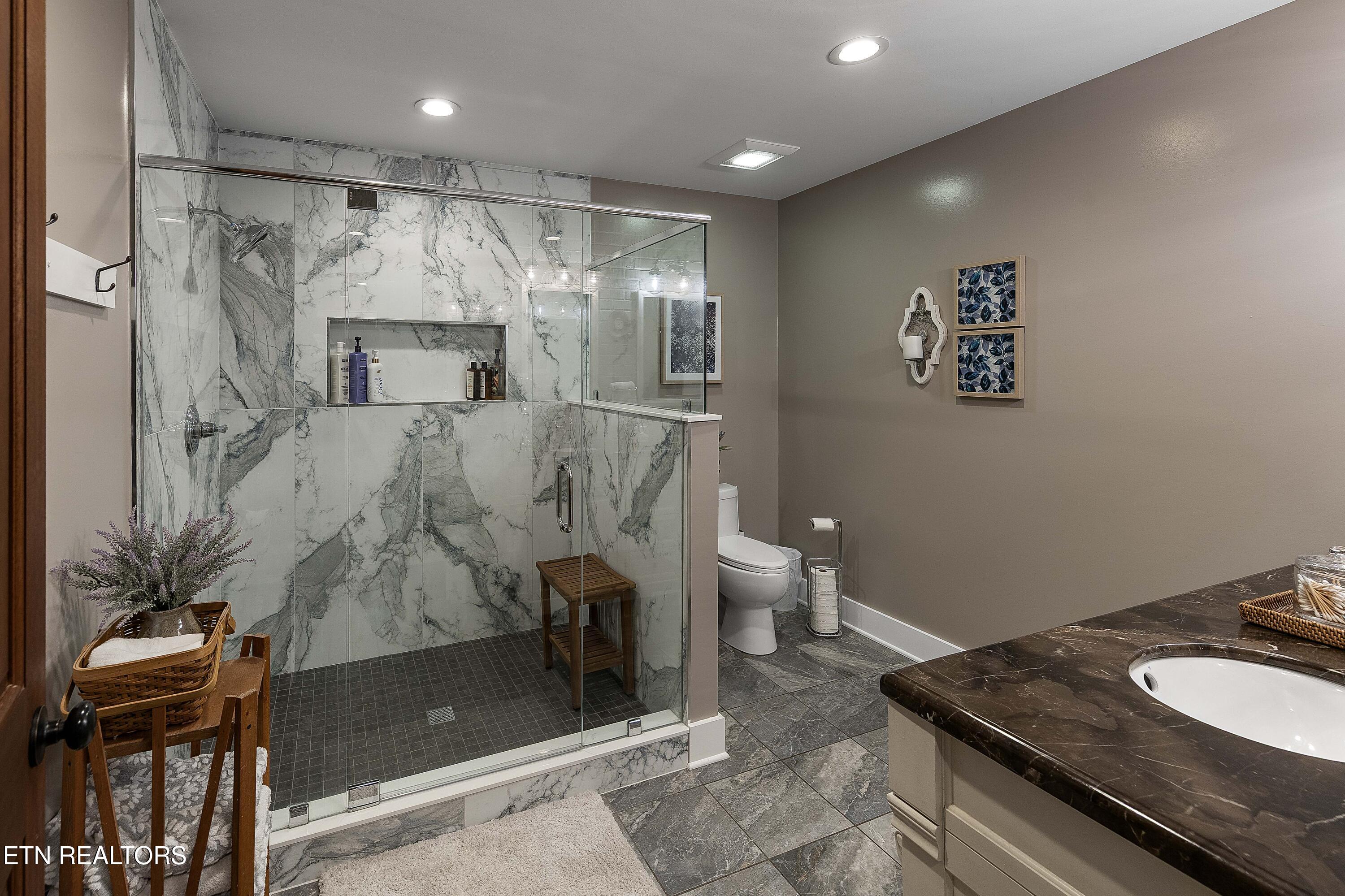 8405 Washington Pike Corryton TN 37721