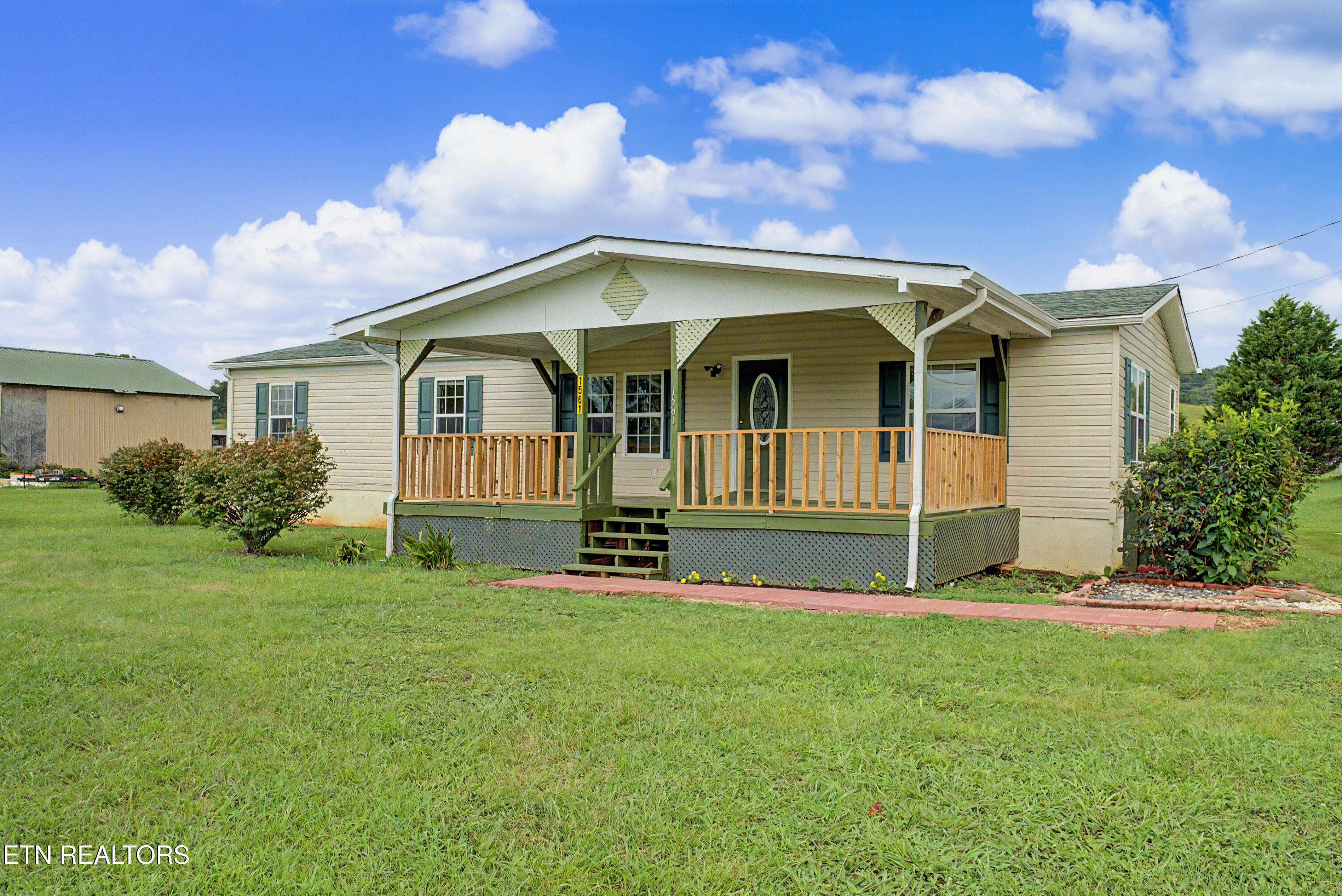 1561 Niles Ferry Road Madisonville TN 37354