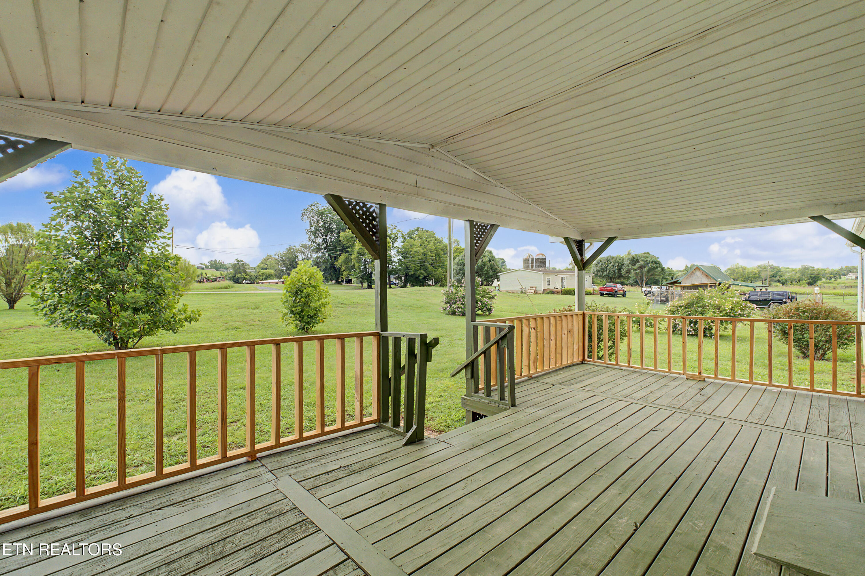 1561 Niles Ferry Road Madisonville TN 37354