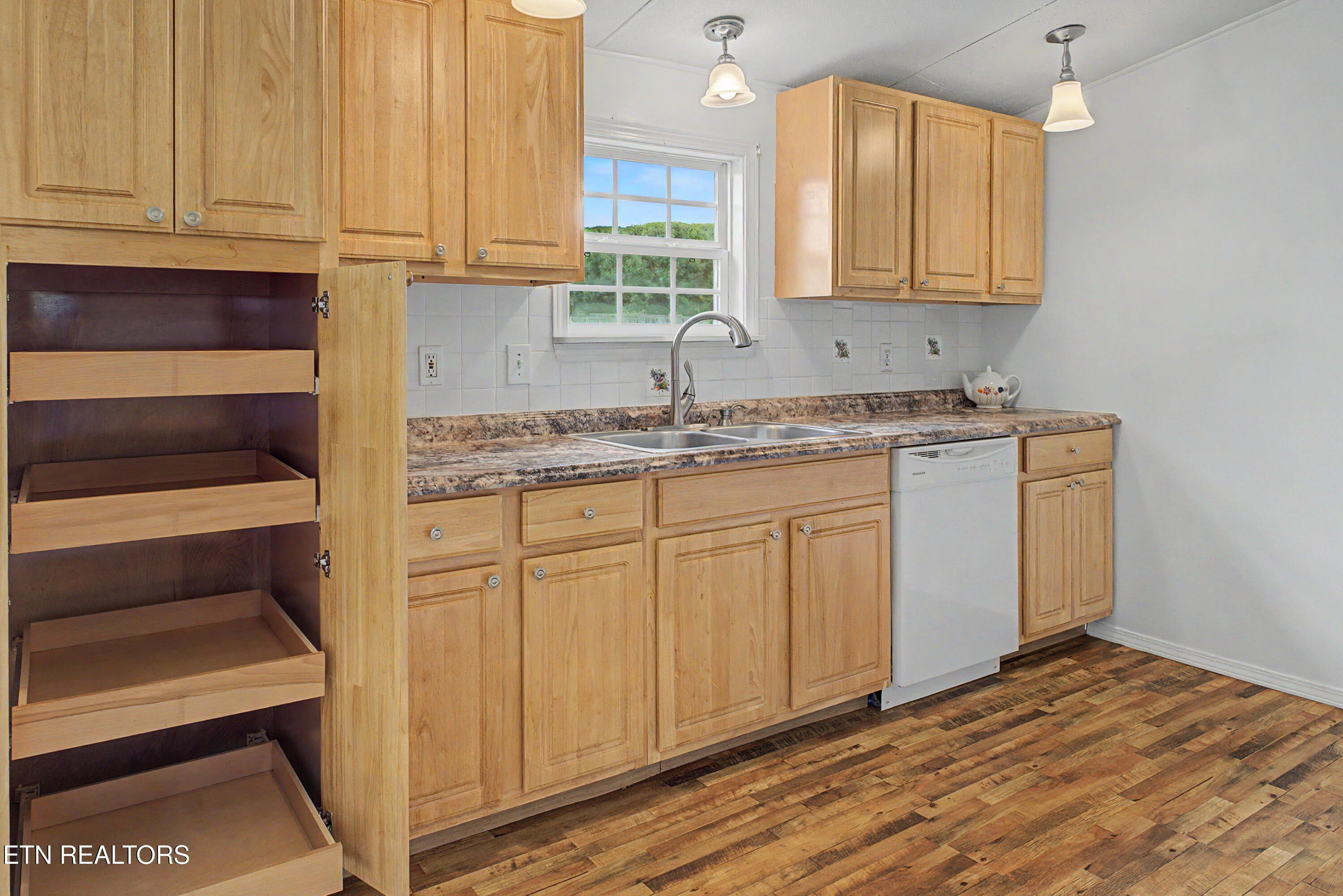 1561 Niles Ferry Road Madisonville TN 37354