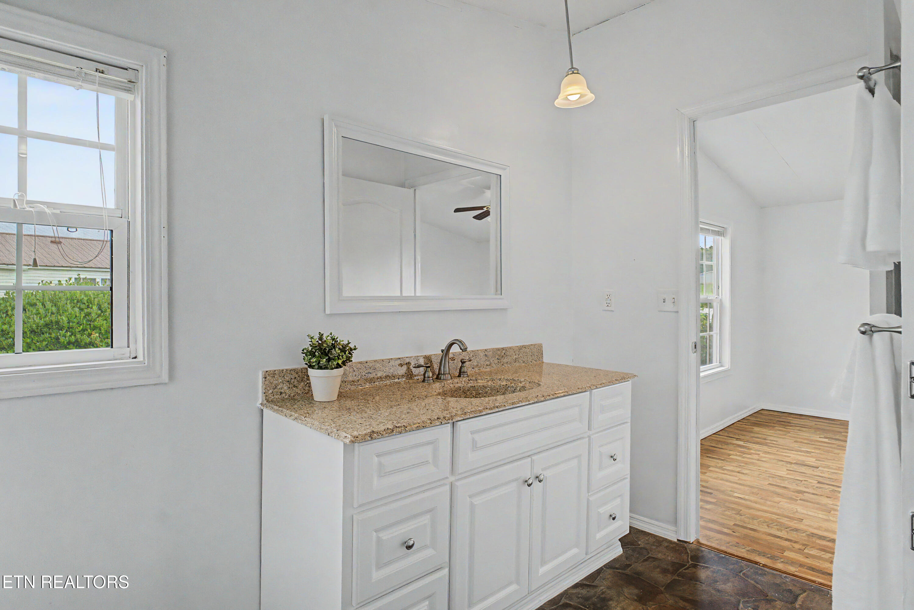 1561 Niles Ferry Road Madisonville TN 37354