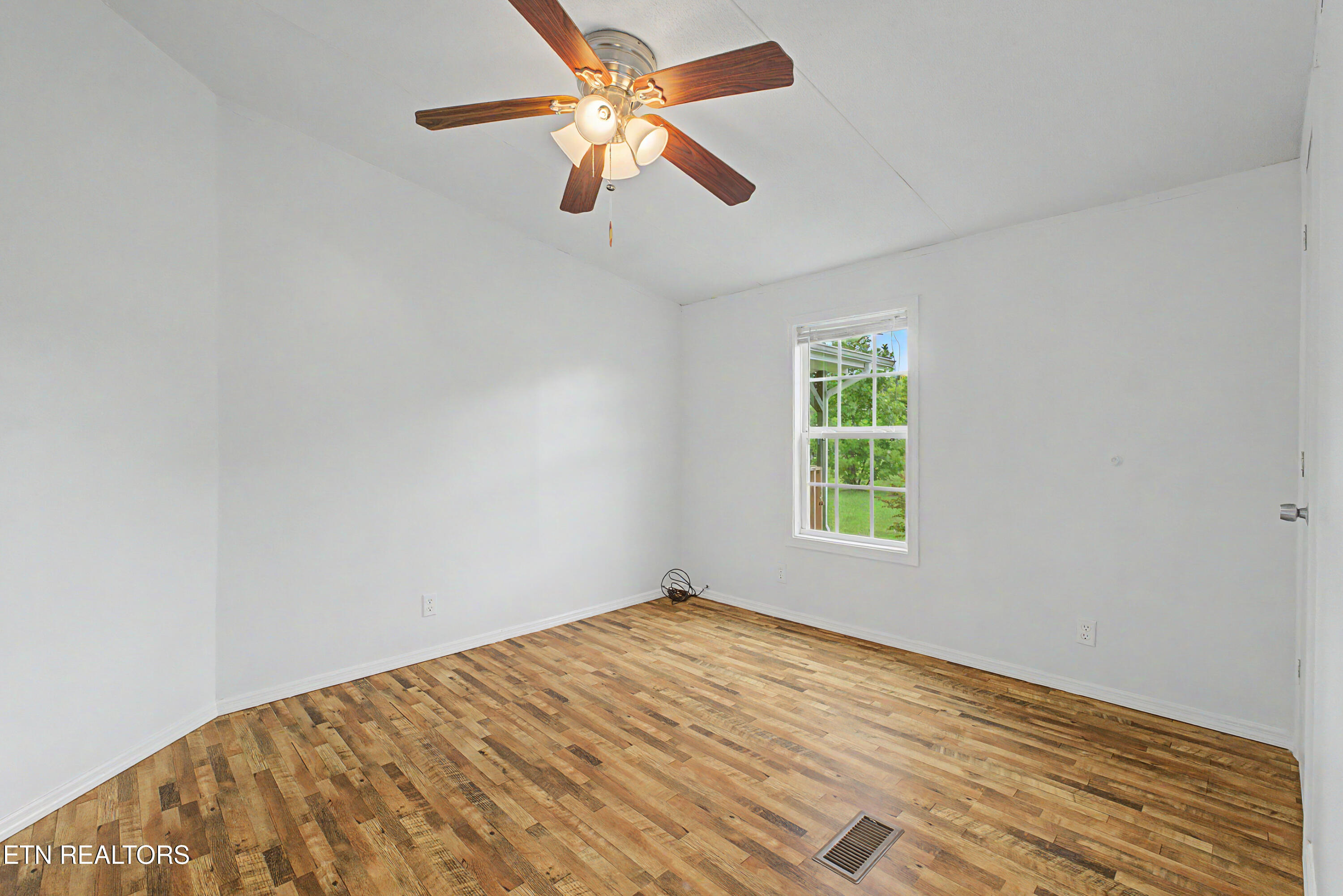 1561 Niles Ferry Road Madisonville TN 37354