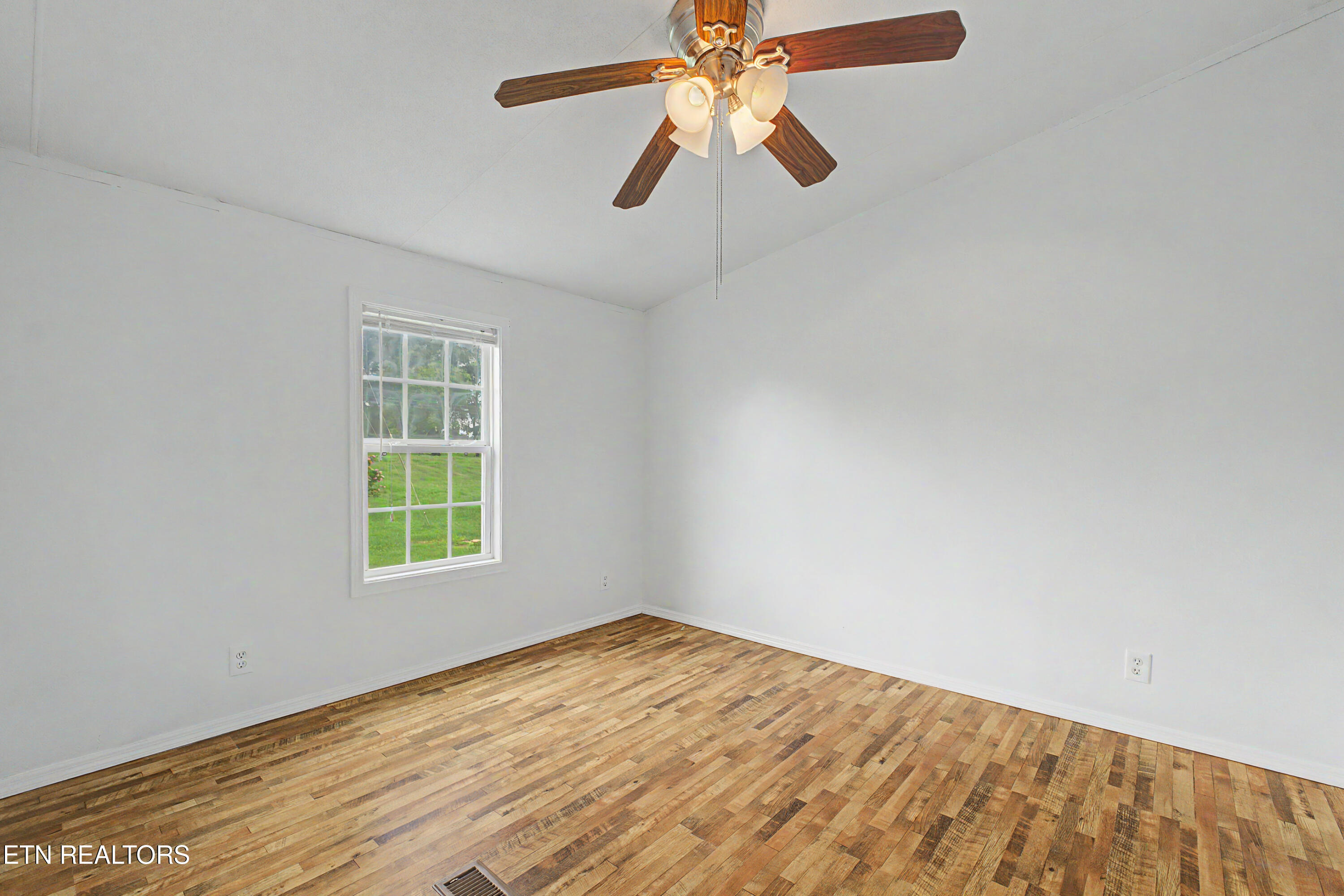1561 Niles Ferry Road Madisonville TN 37354