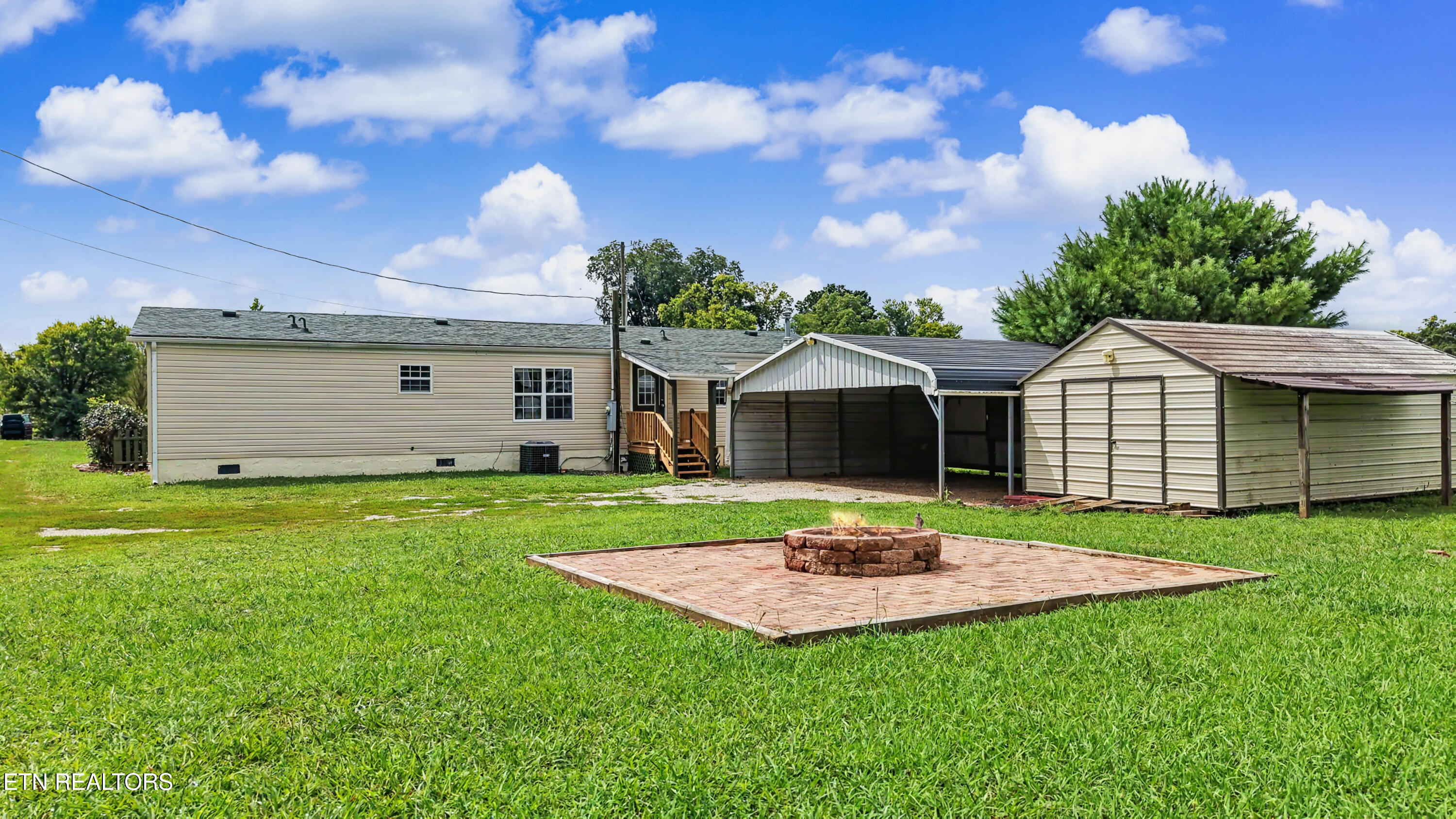 1561 Niles Ferry Road Madisonville TN 37354