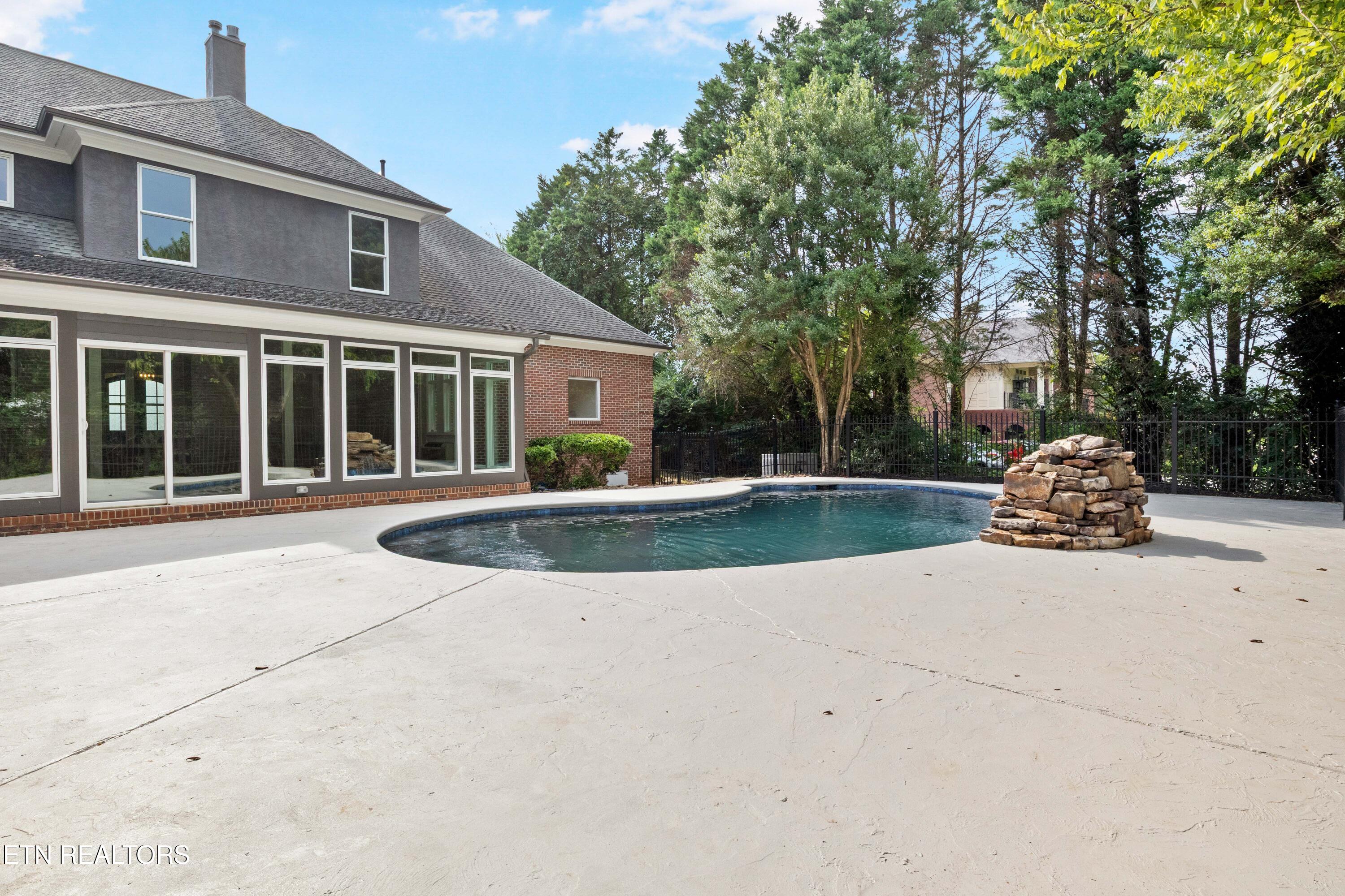 8724 Inlet Drive Knoxville TN 37922