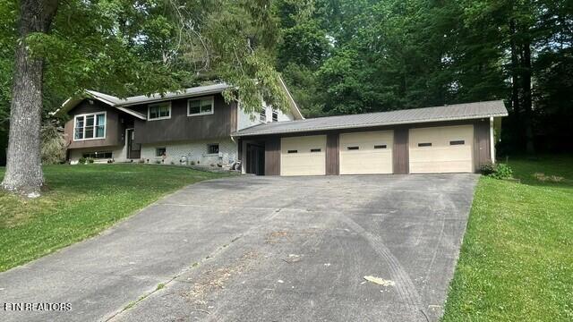 572 S Lake Drive Oneida TN 37841
