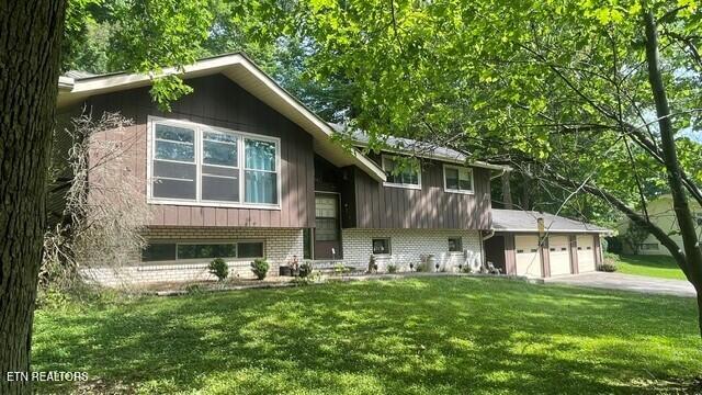 572 S Lake Drive Oneida TN 37841