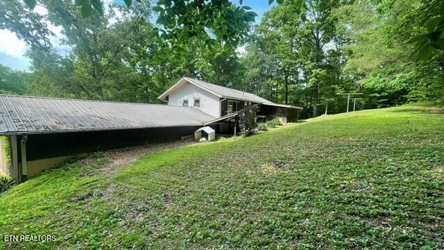 572 S Lake Drive Oneida TN 37841