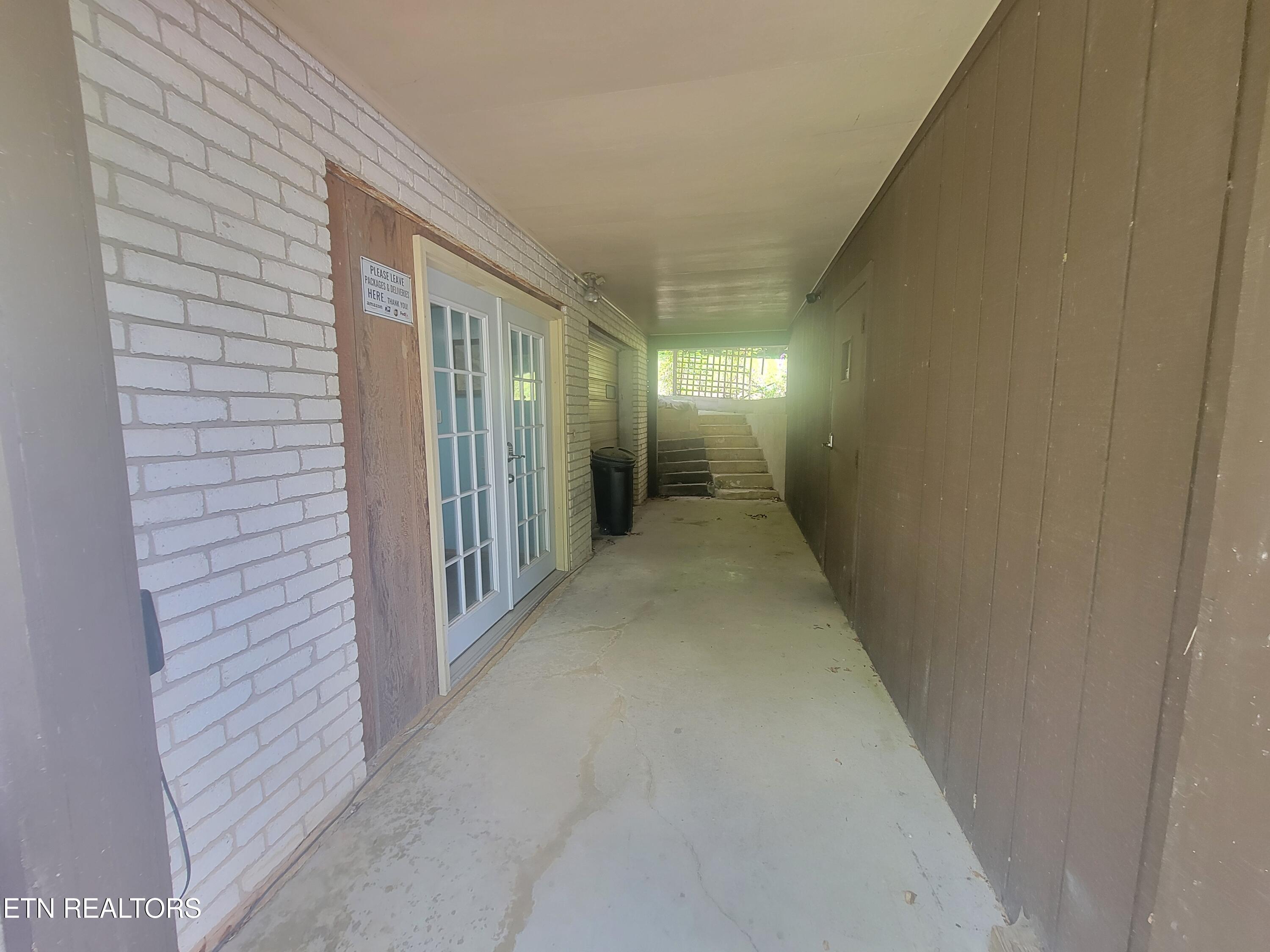 572 S Lake Drive Oneida TN 37841