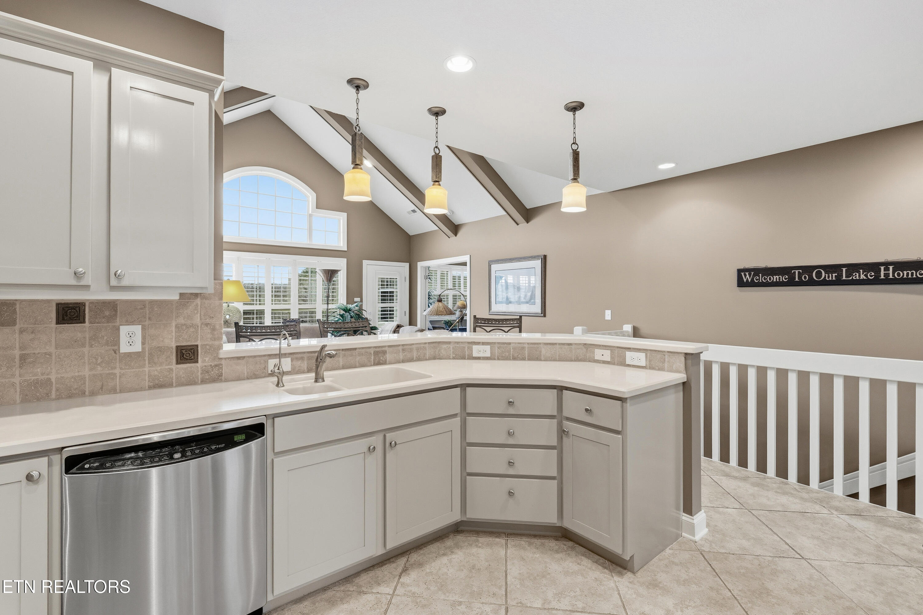 1069 Rarity Bay Parkway Vonore TN 37885