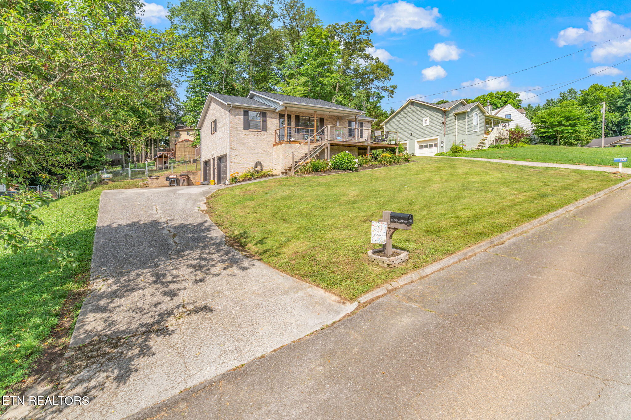 124 Pheasant Road Clinton TN 37716