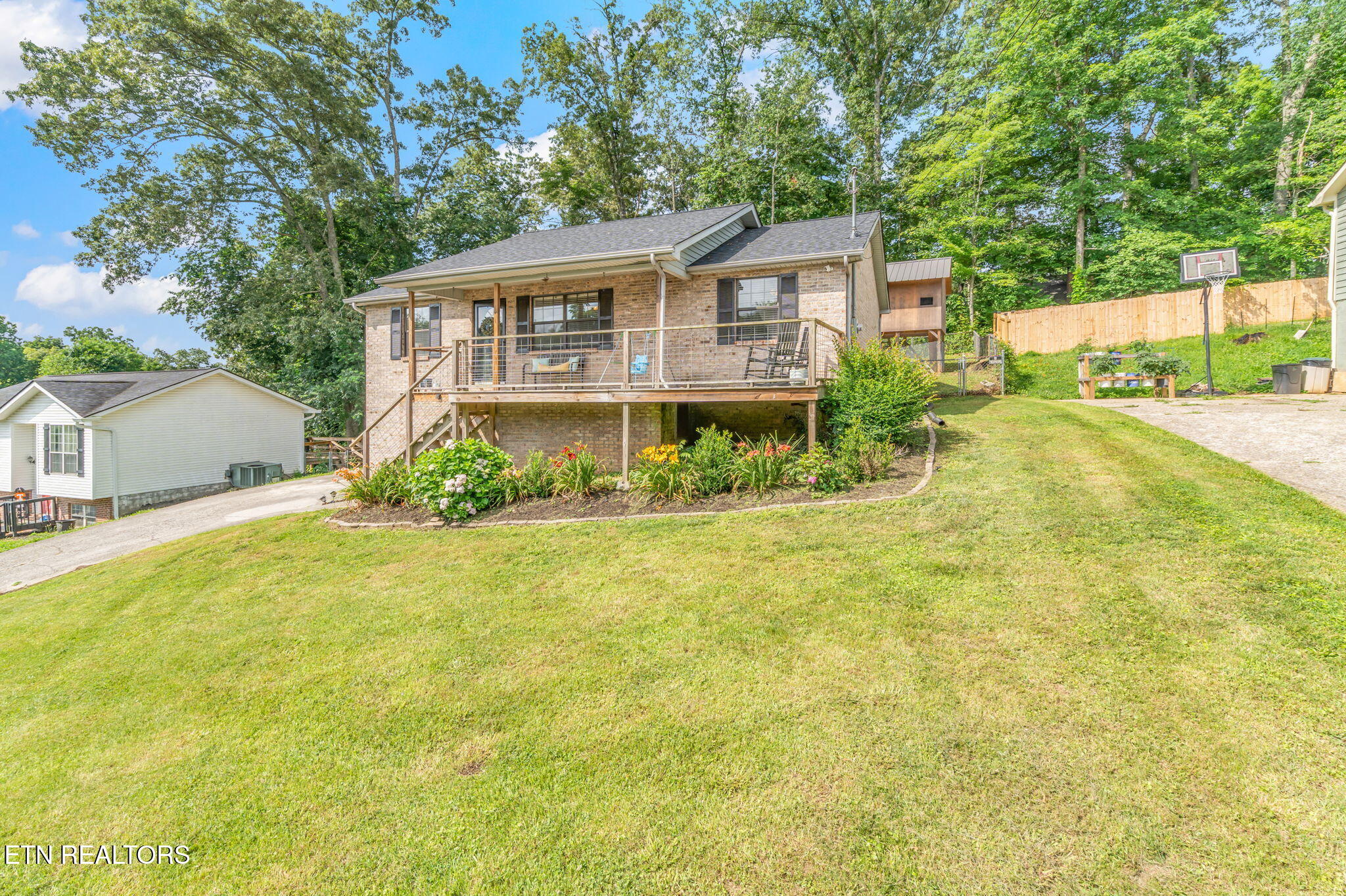 124 Pheasant Road Clinton TN 37716