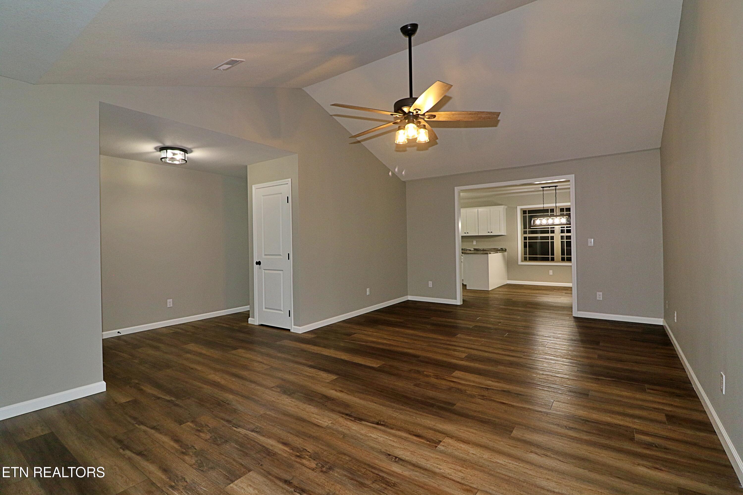 686 Taylon Lane Oneida TN 37841