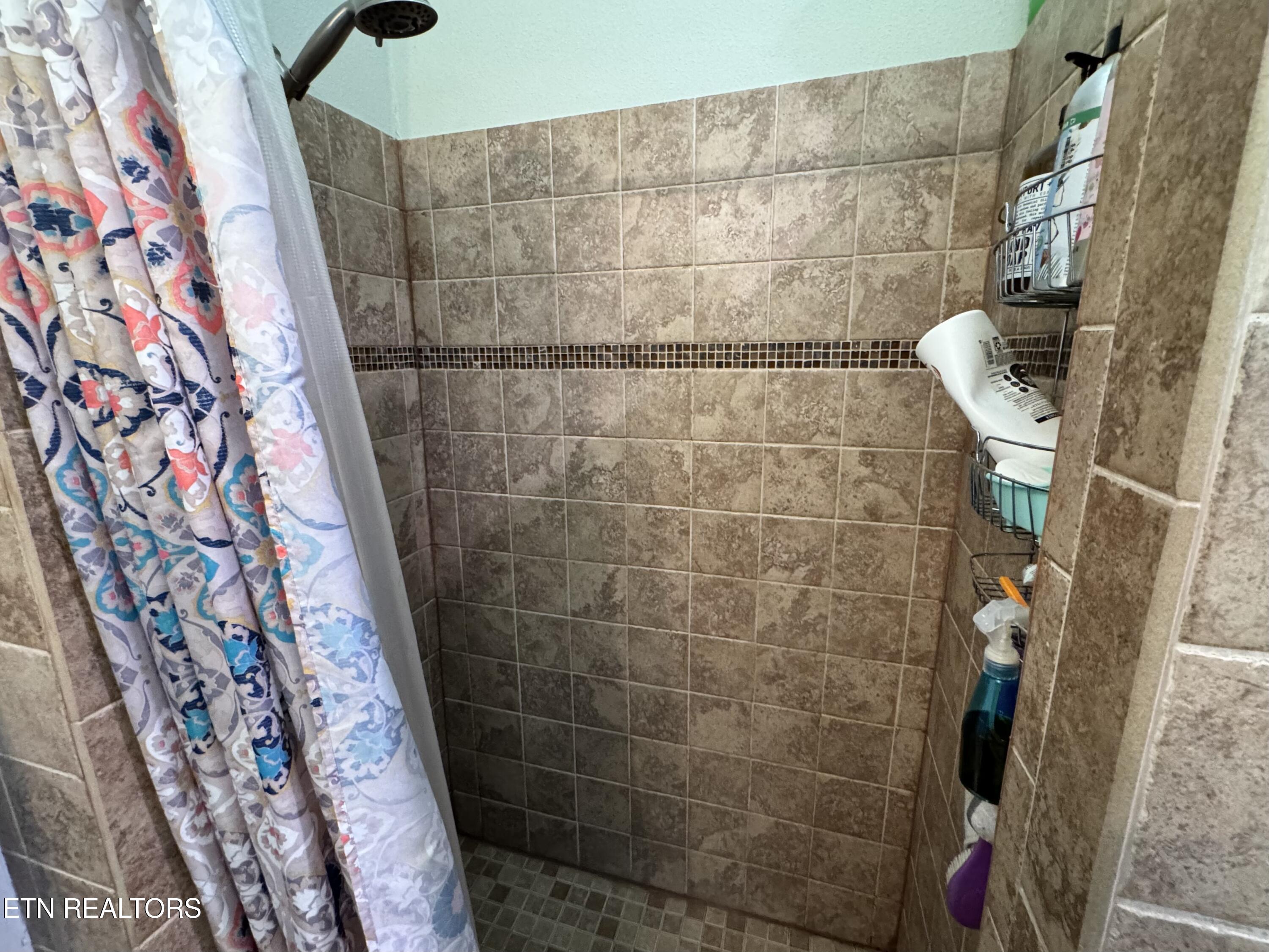 28 Cottage Street Crossville TN 38571