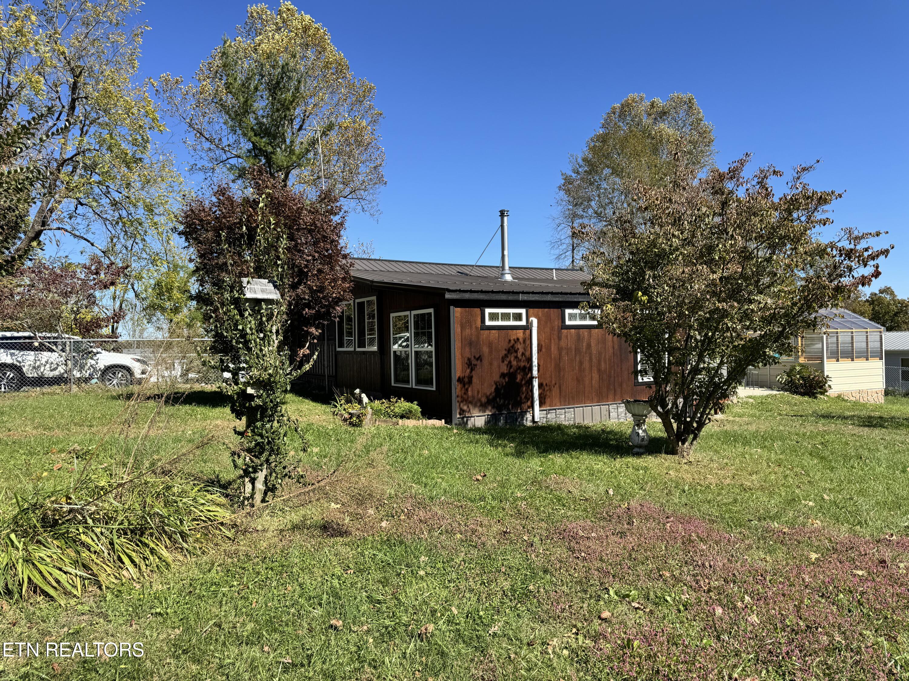 28 Cottage Street Crossville TN 38571