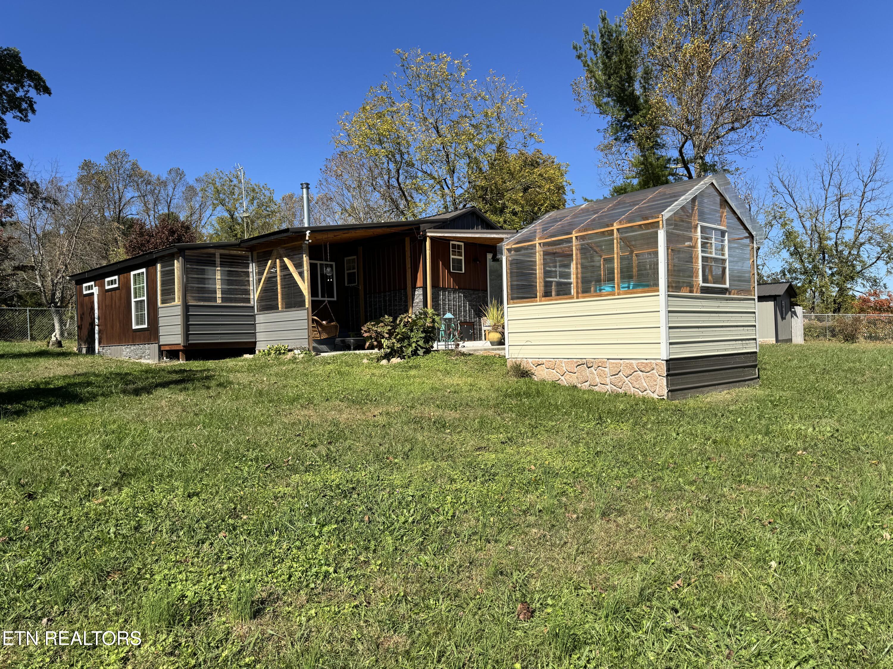 28 Cottage Street Crossville TN 38571