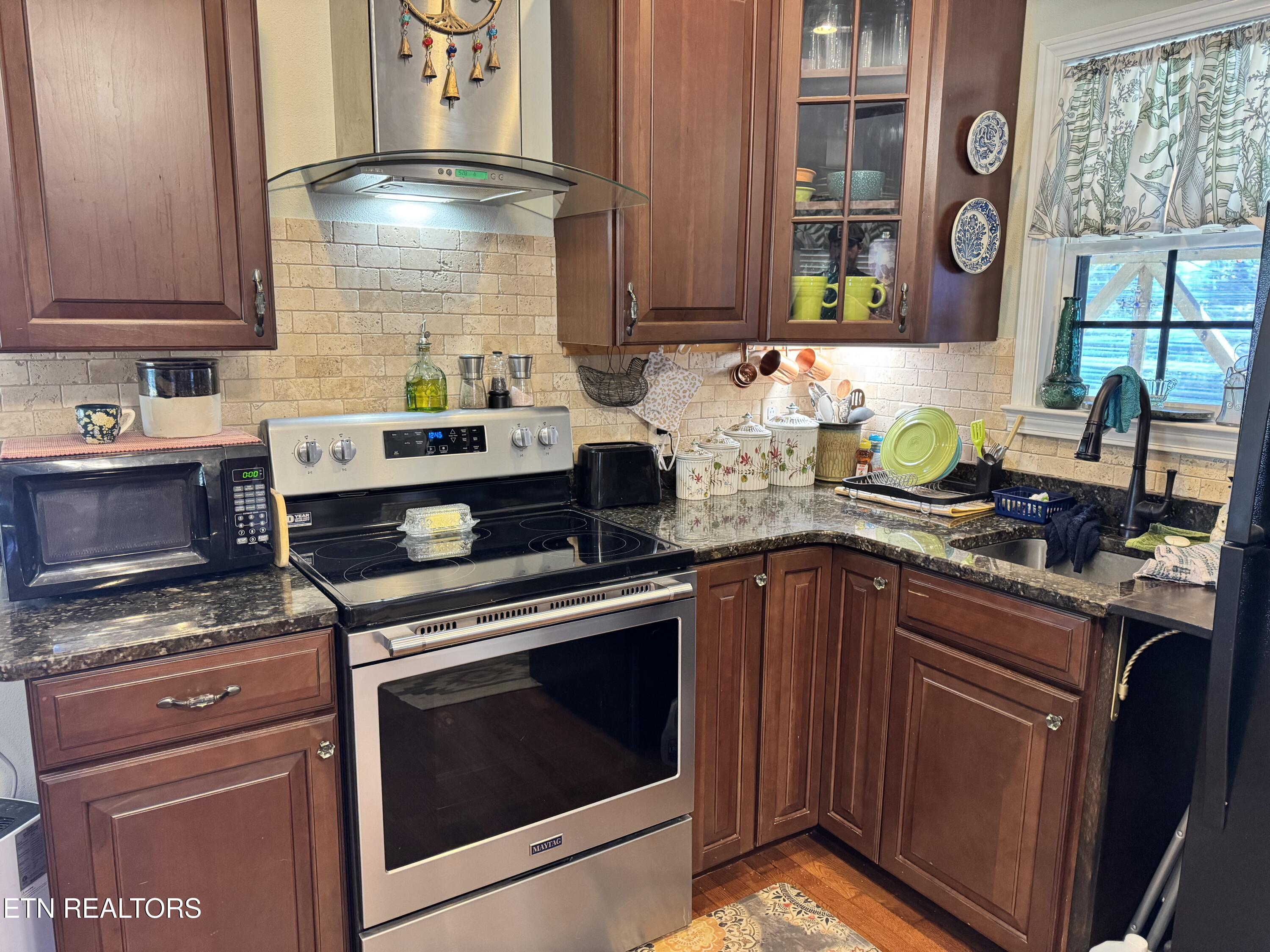 28 Cottage Street Crossville TN 38571
