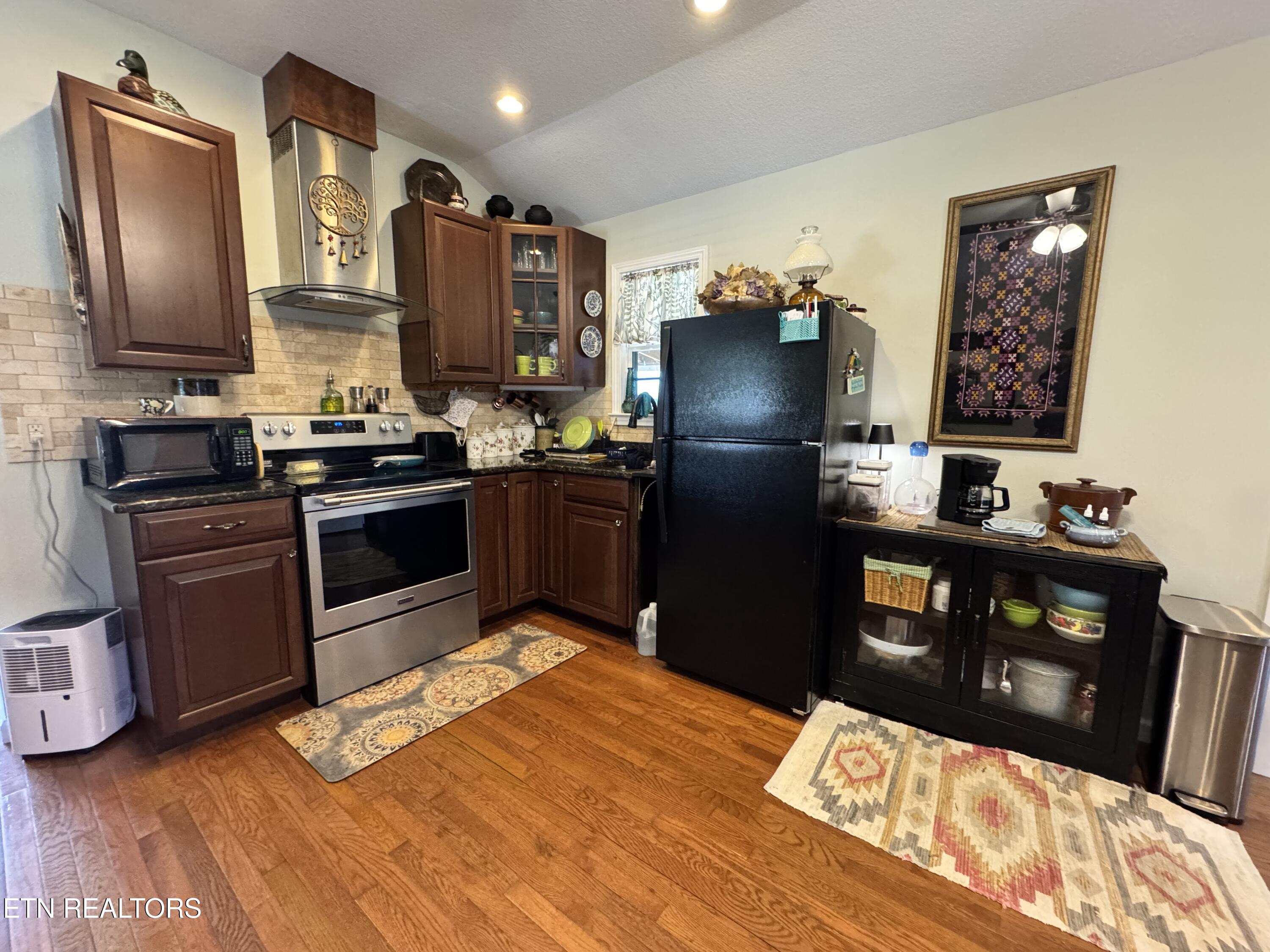 28 Cottage Street Crossville TN 38571