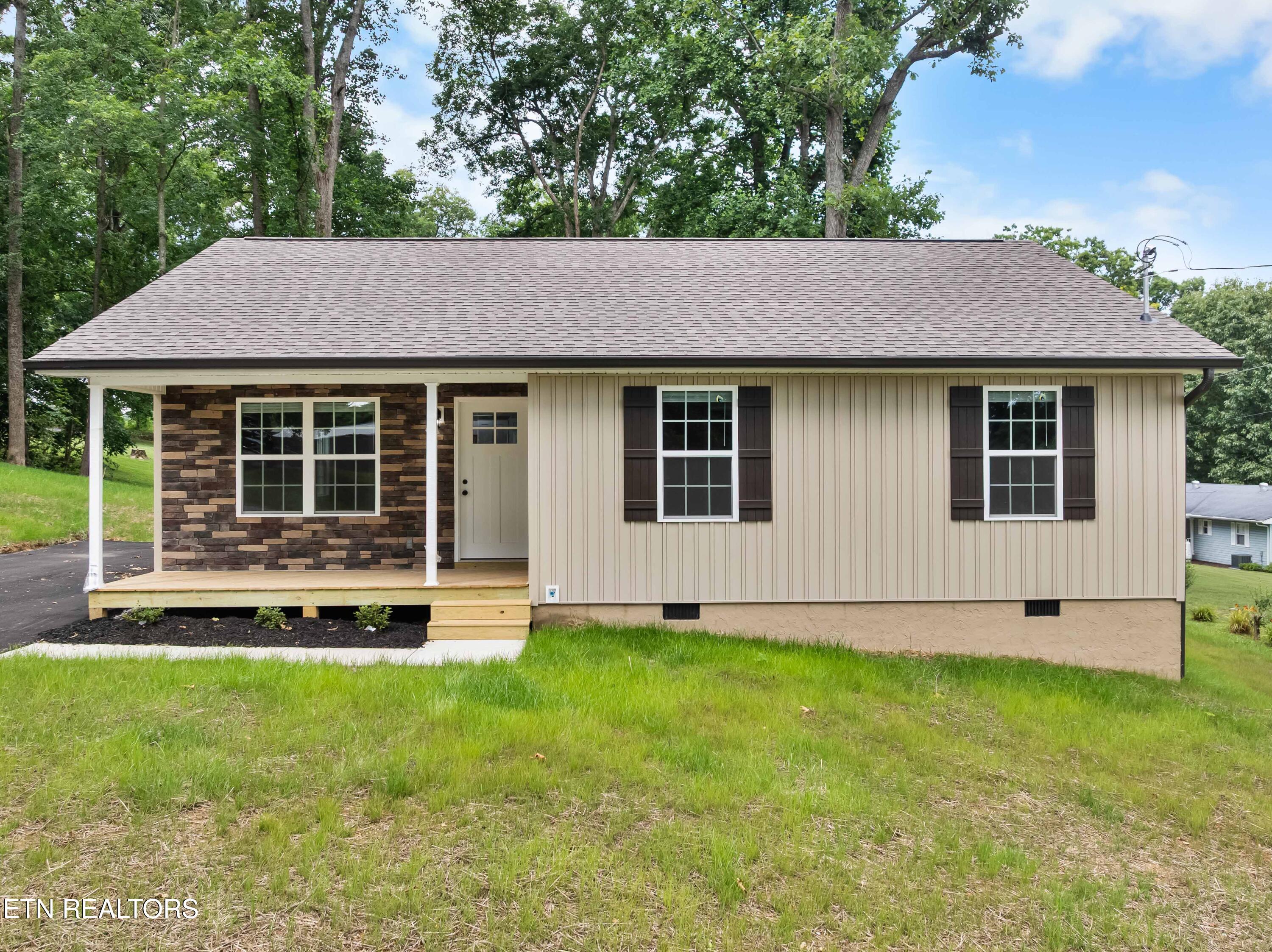 391 Summit Drive Speedwell TN 37870