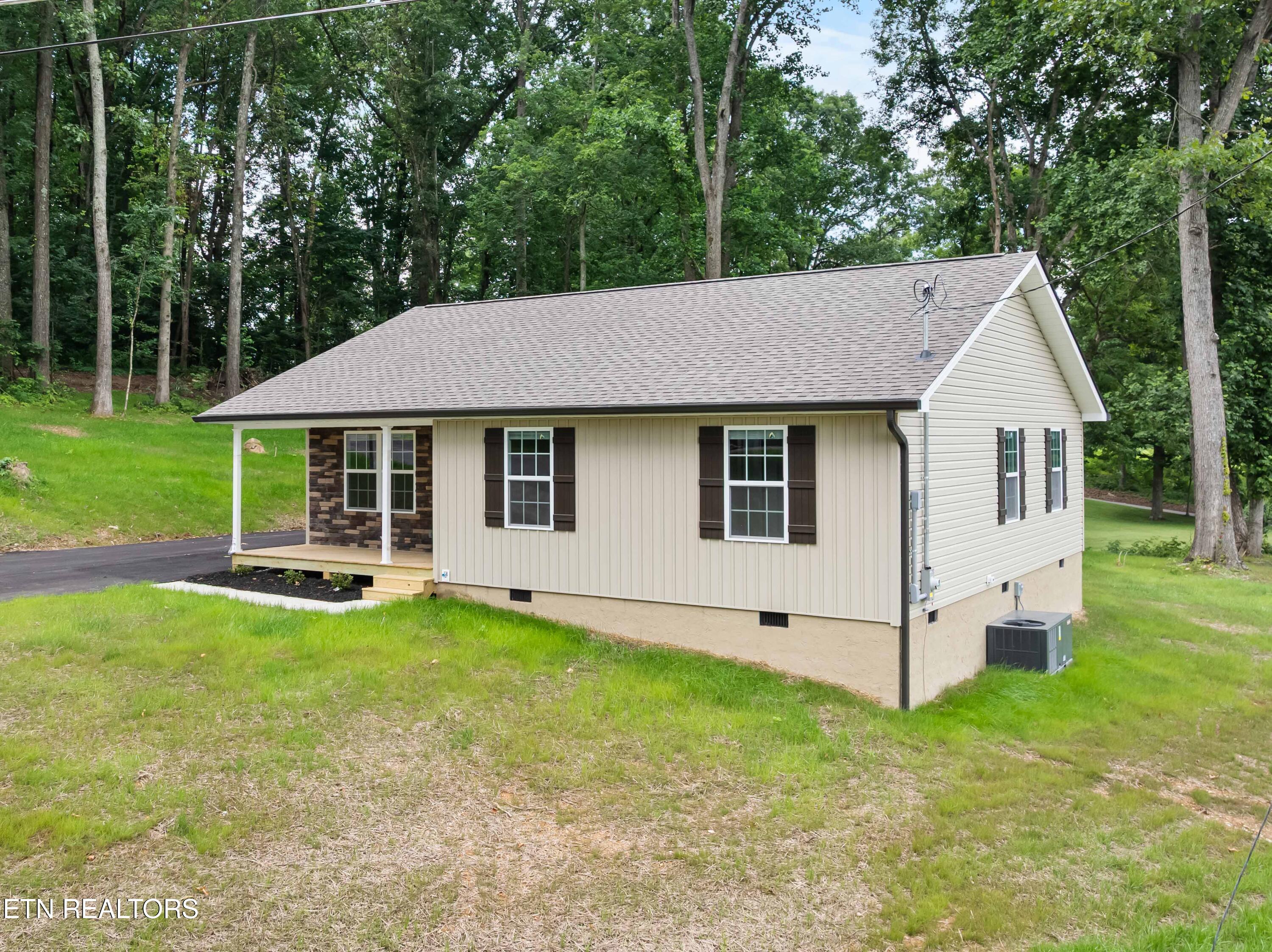 391 Summit Drive Speedwell TN 37870
