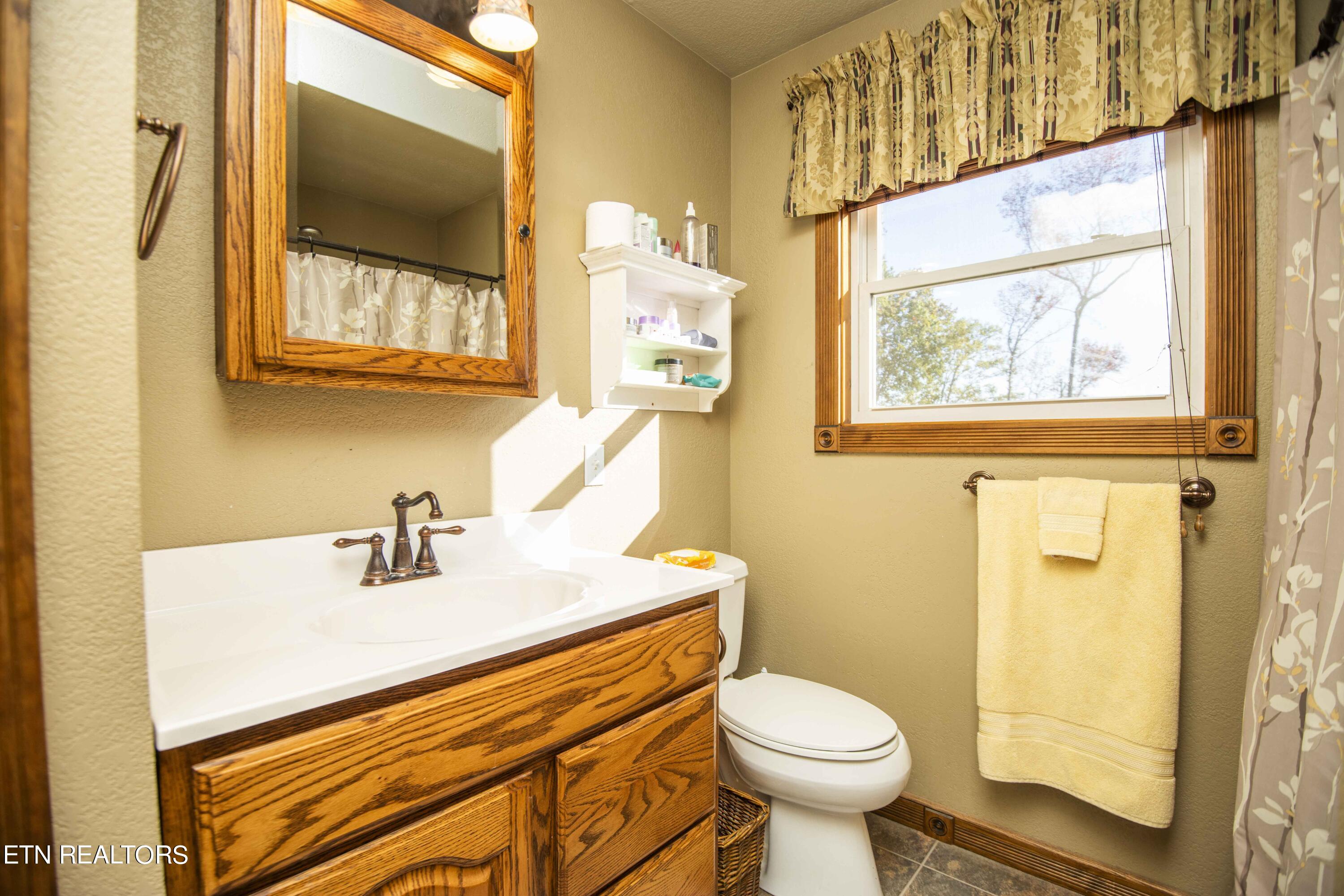 245 Lakeshore Vista Drive Kingston TN 37763