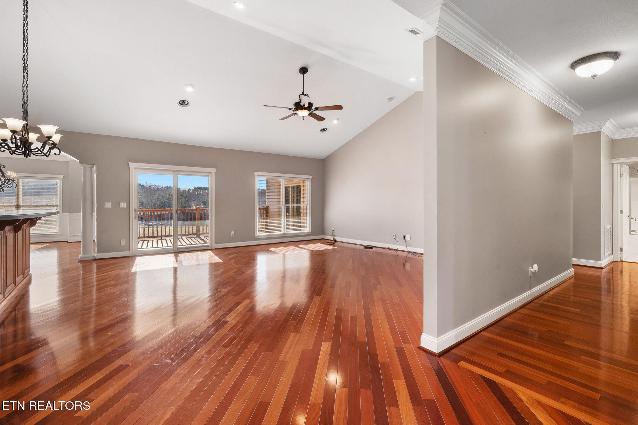 1811 Jordans Creek Way Sevierville TN 37876