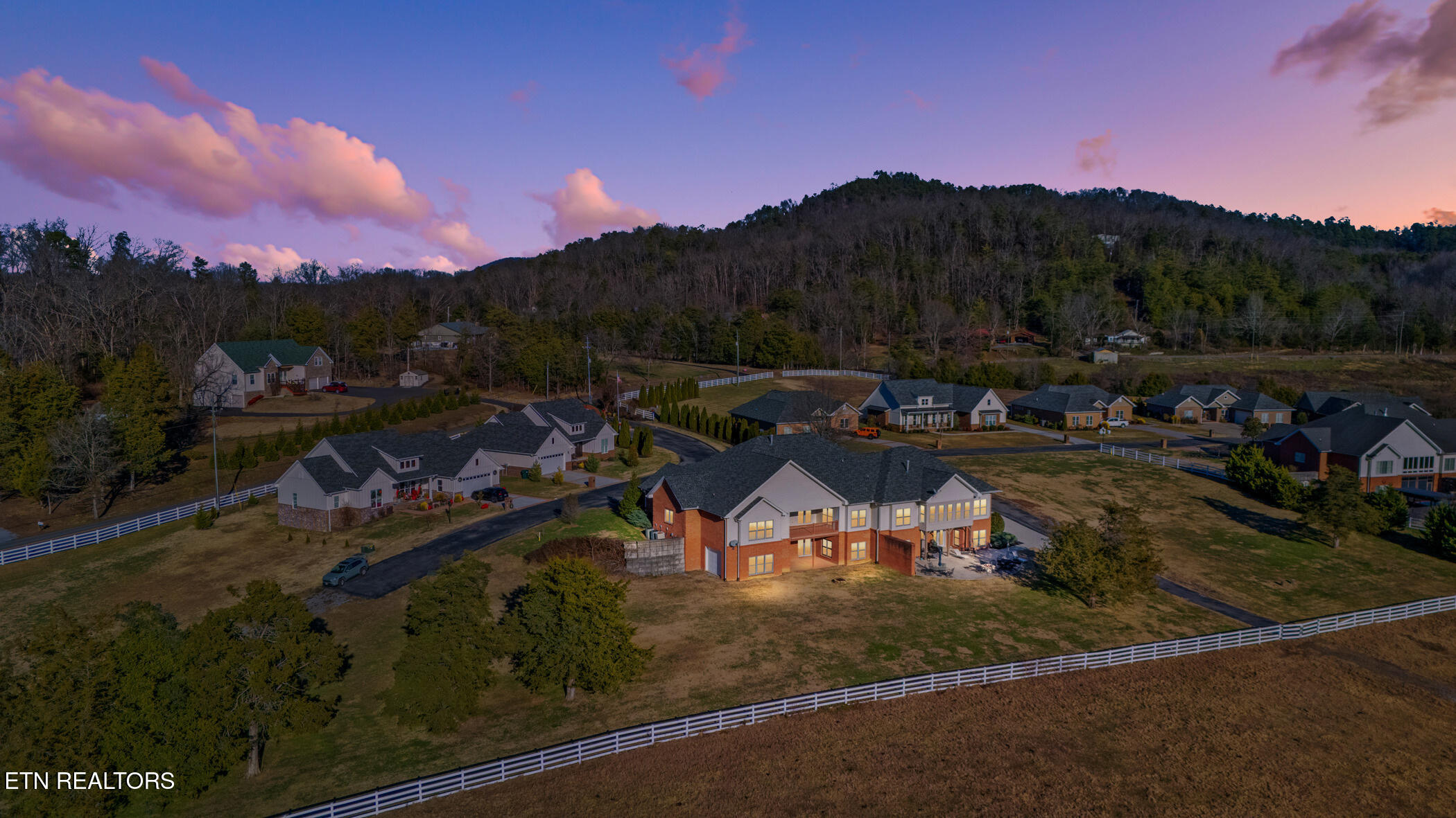 1811 Jordans Creek Way Sevierville TN 37876