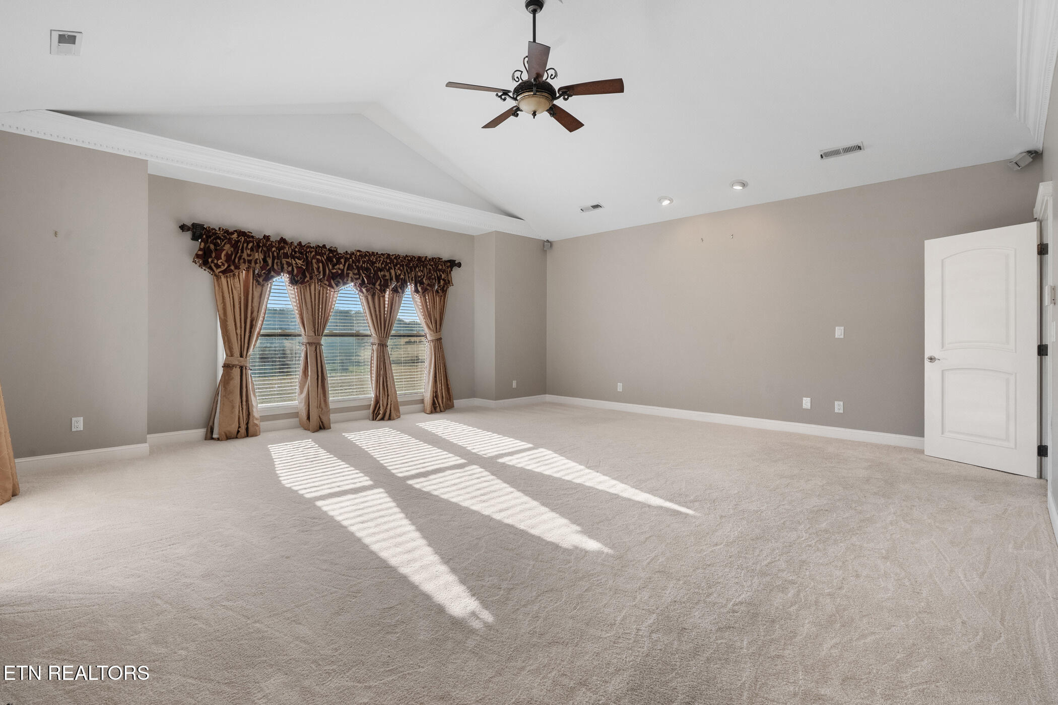 1811 Jordans Creek Way Sevierville TN 37876