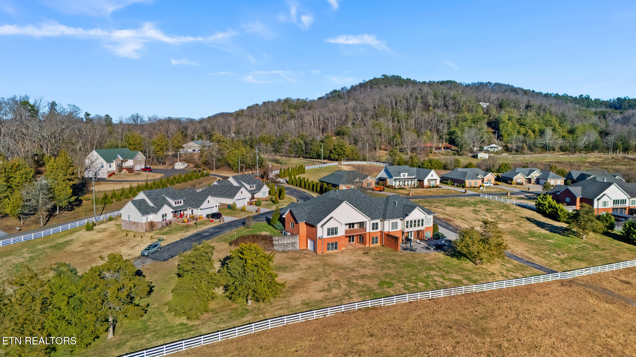 1811 Jordans Creek Way Sevierville TN 37876