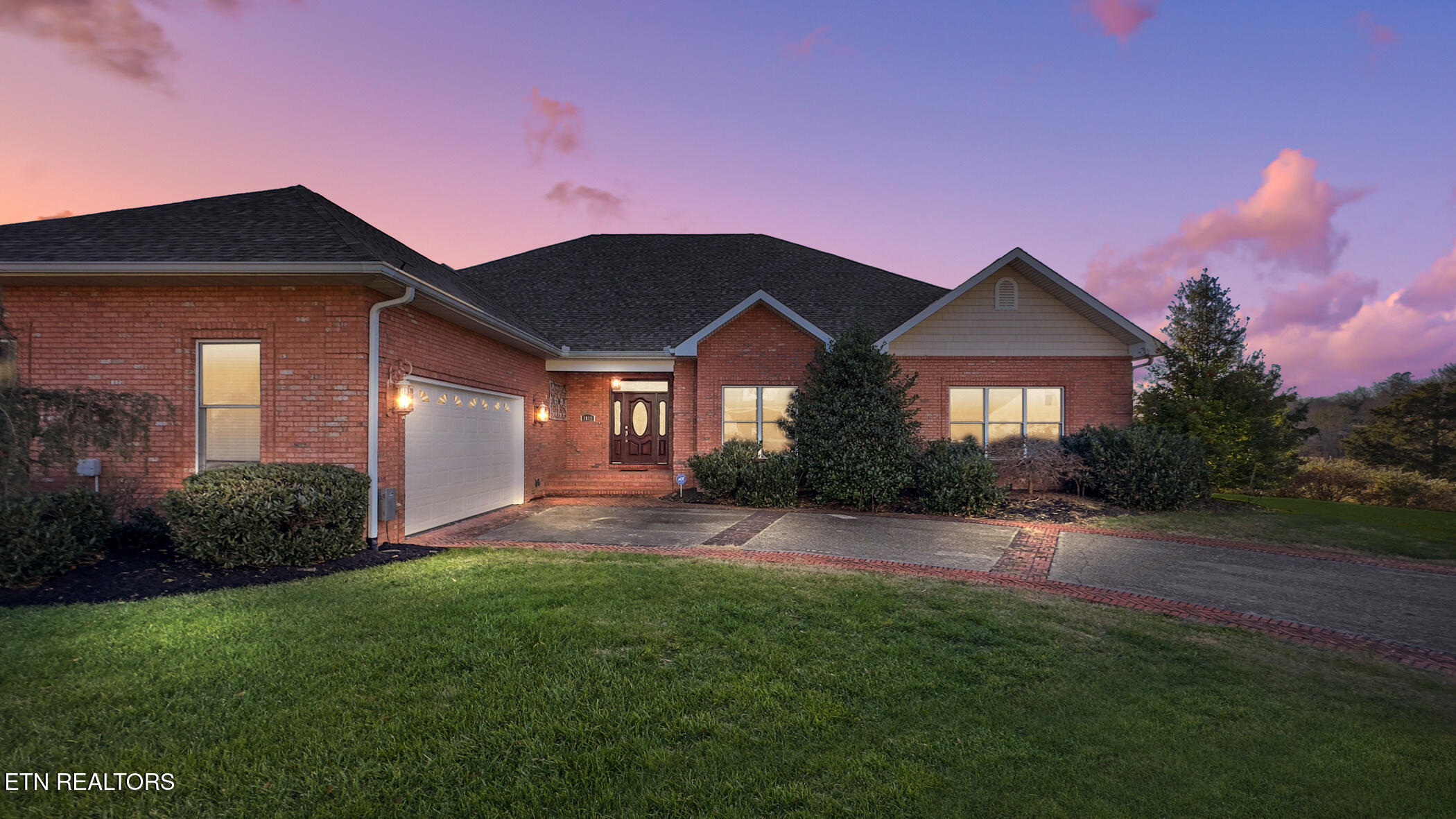 1811 Jordans Creek Way Sevierville TN 37876