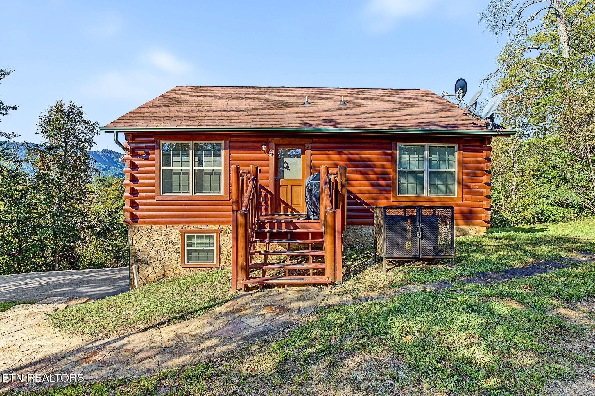 670 Magic Kingdom Lane Sevierville TN 37876
