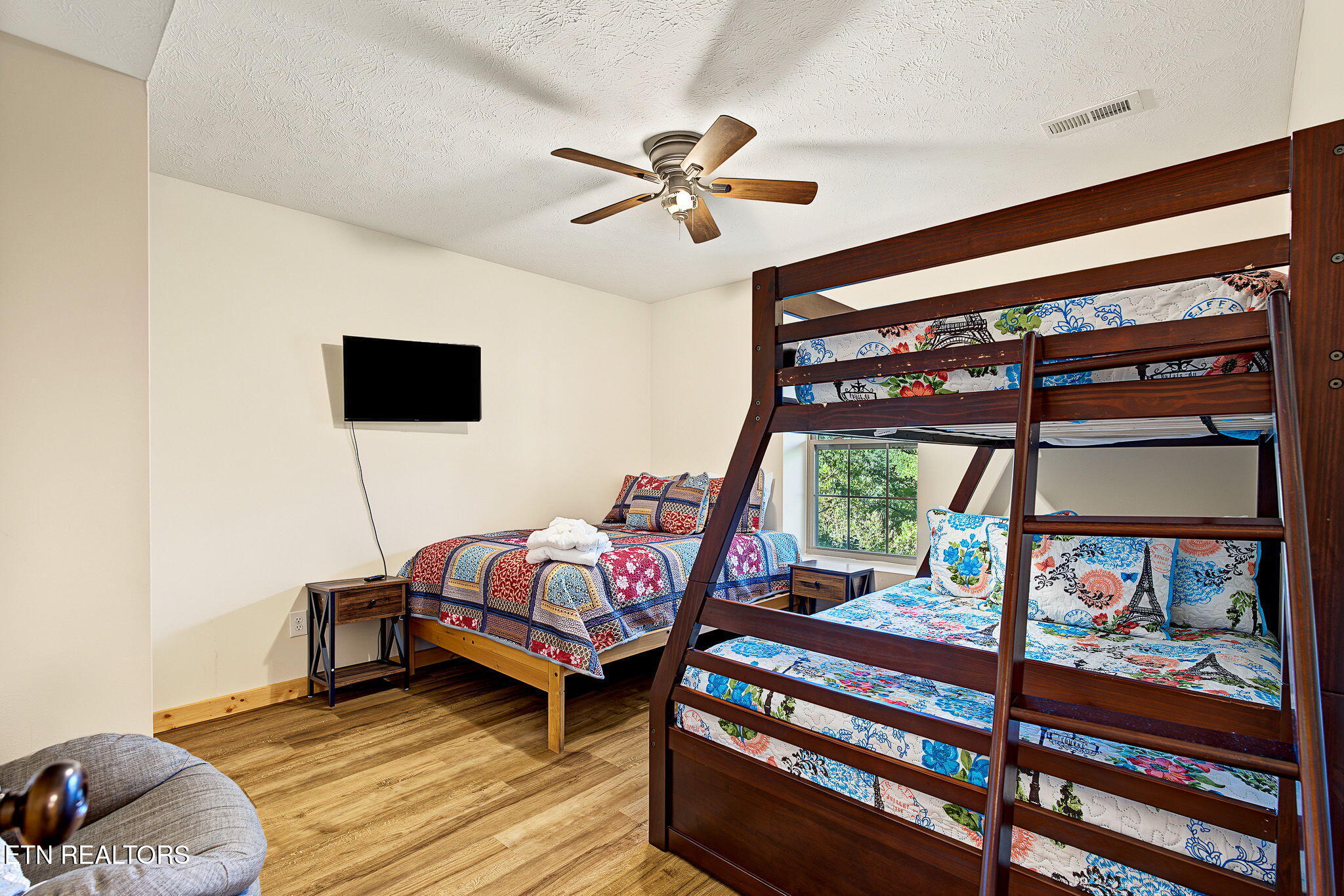 670 Magic Kingdom Lane Sevierville TN 37876