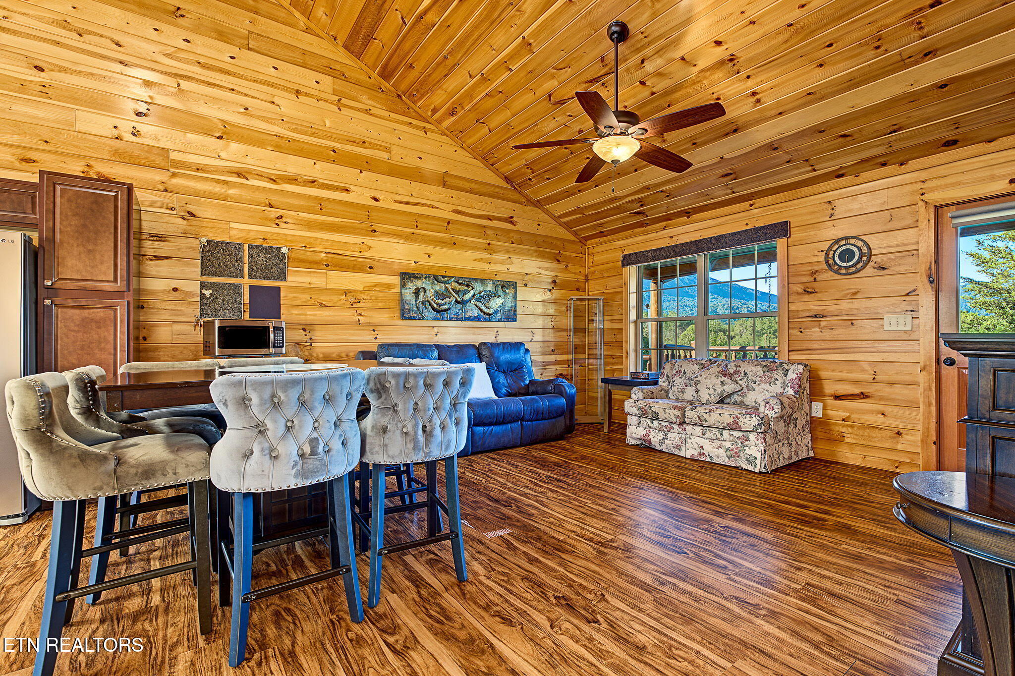 670 Magic Kingdom Lane Sevierville TN 37876