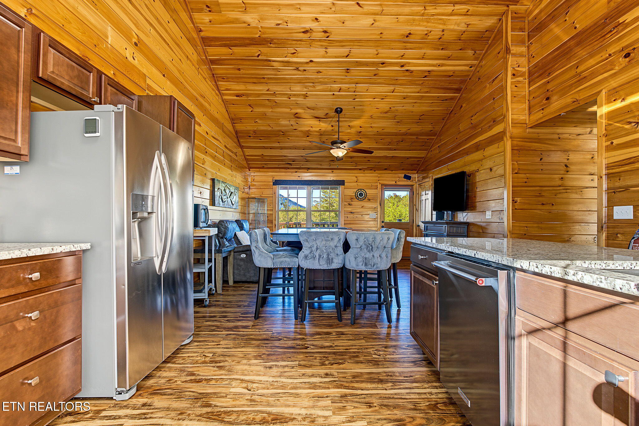 670 Magic Kingdom Lane Sevierville TN 37876