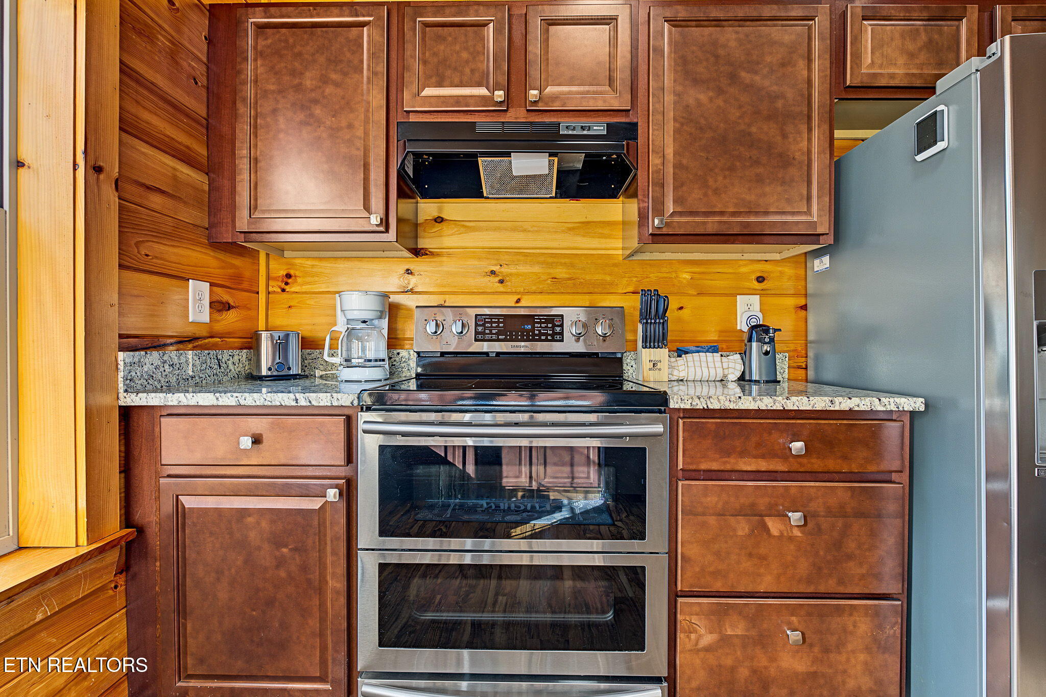 670 Magic Kingdom Lane Sevierville TN 37876