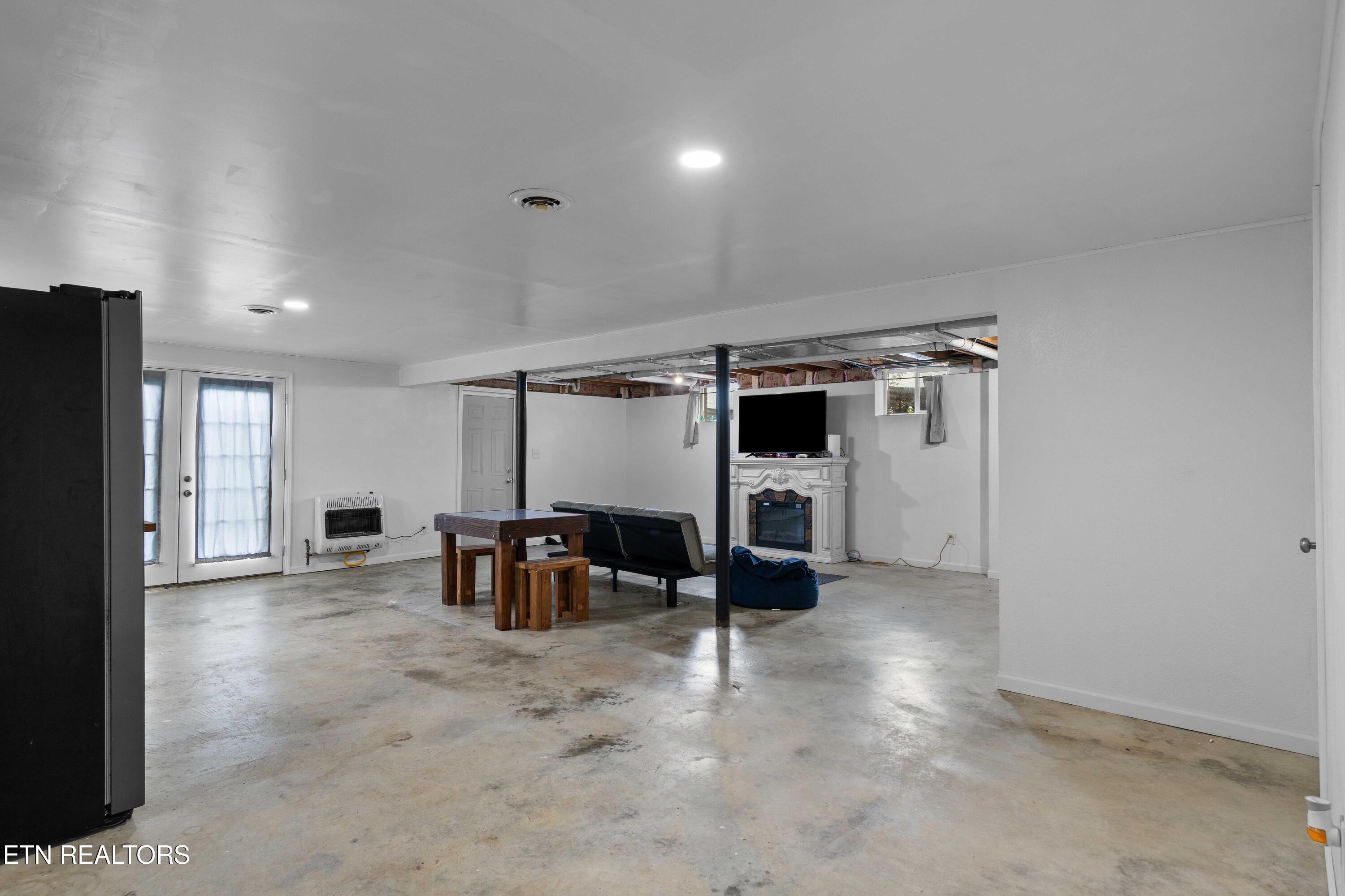 149 Woodson Lane Lafollette TN 37766