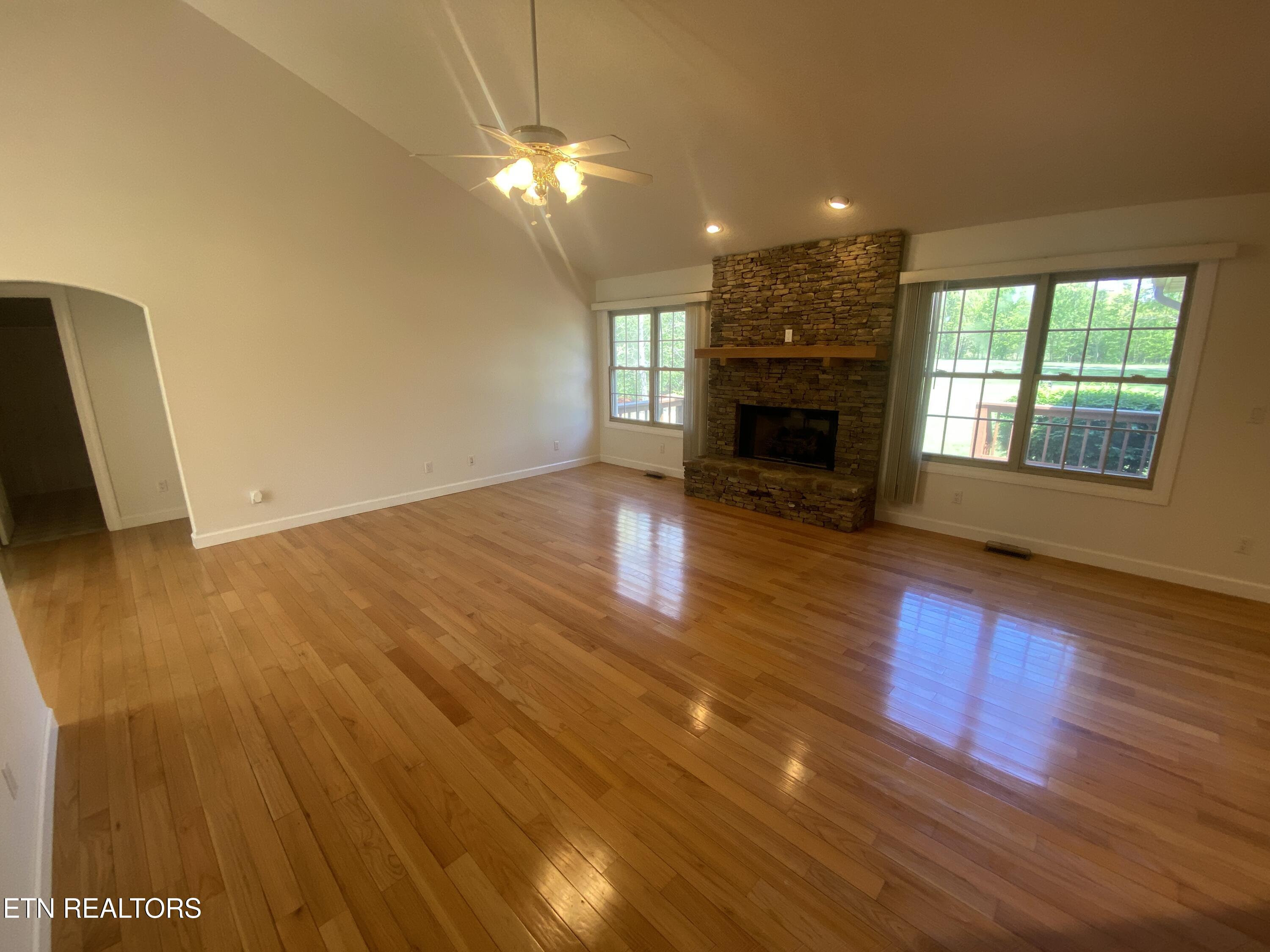 3112 Seminole Loop Crossville TN 38572
