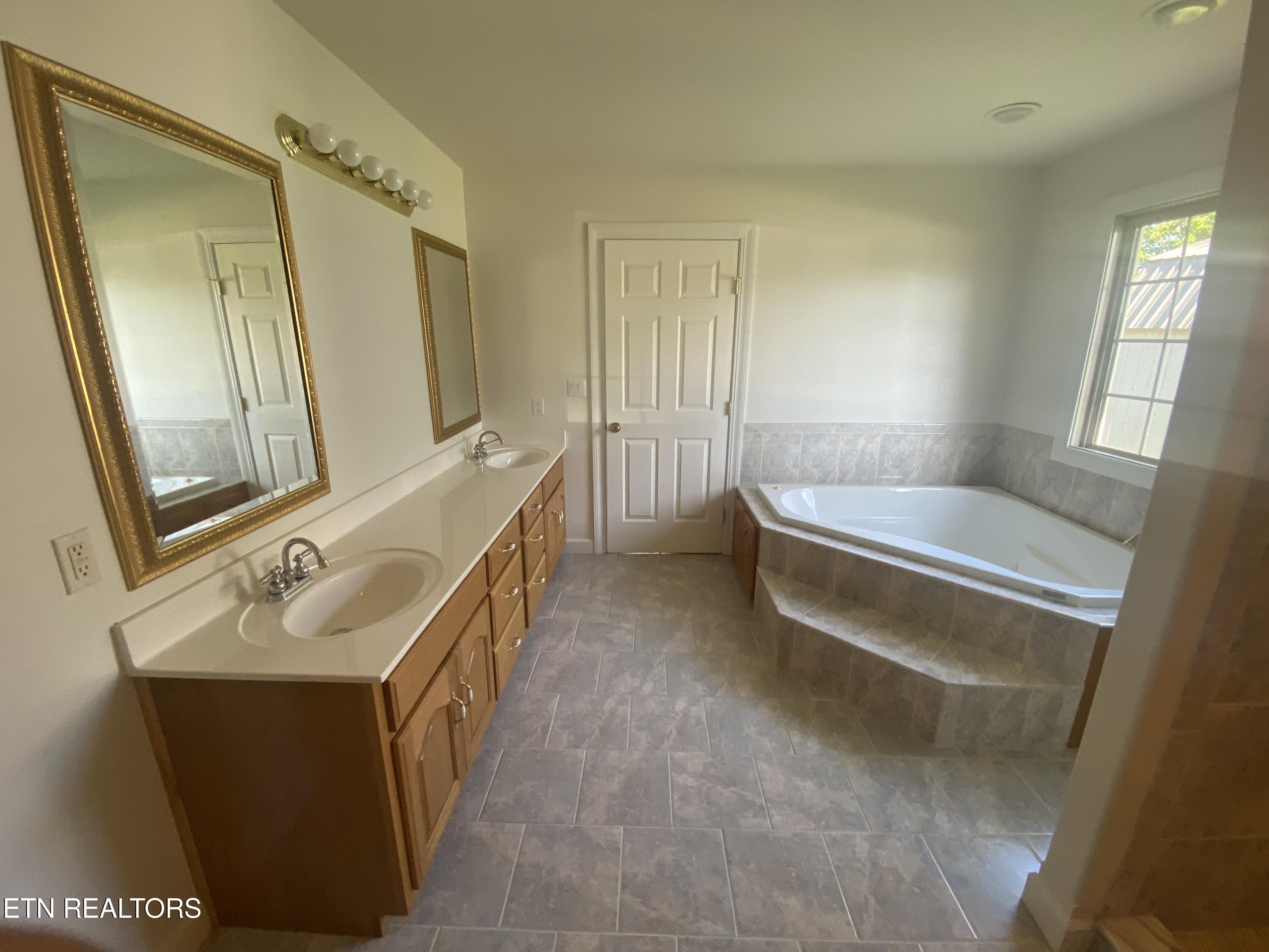 3112 Seminole Loop Crossville TN 38572