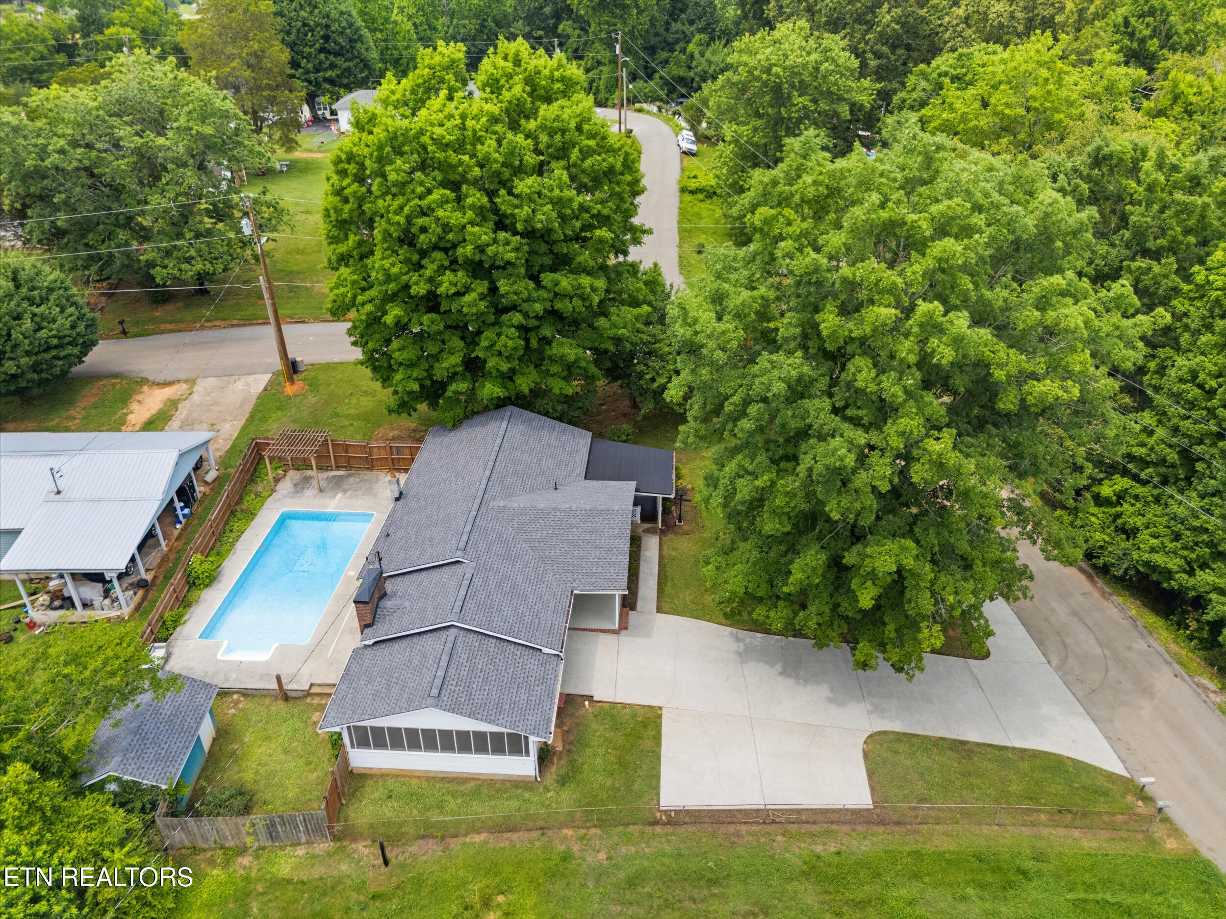 513 Smokey Drive Loudon TN 37774