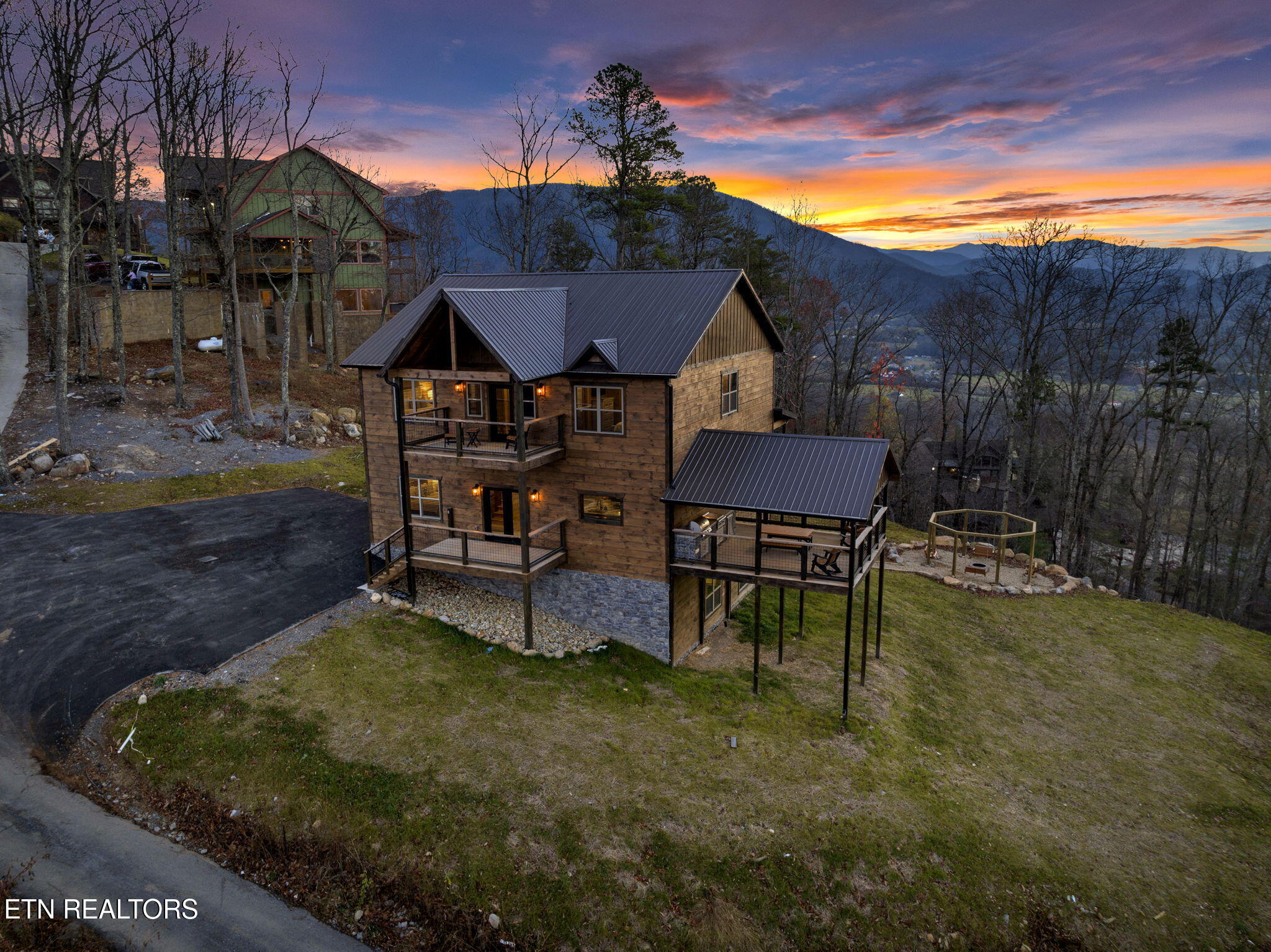 2520 Angelos Mountain Way Pigeon Forge TN 37862
